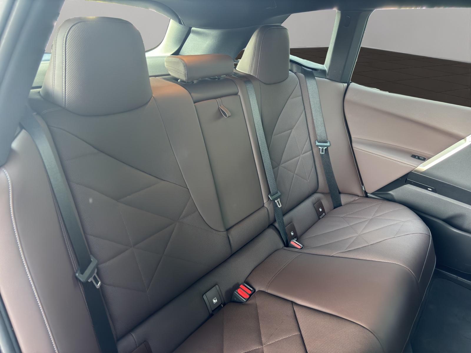 BMW iX xDrive50-image-11
