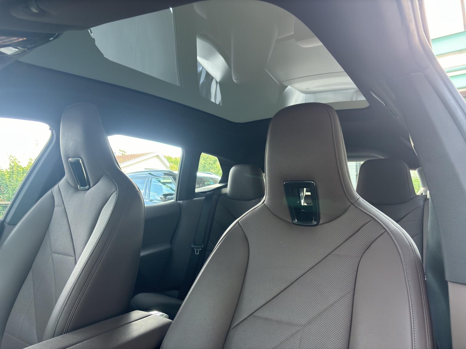 BMW iX xDrive50-image-12