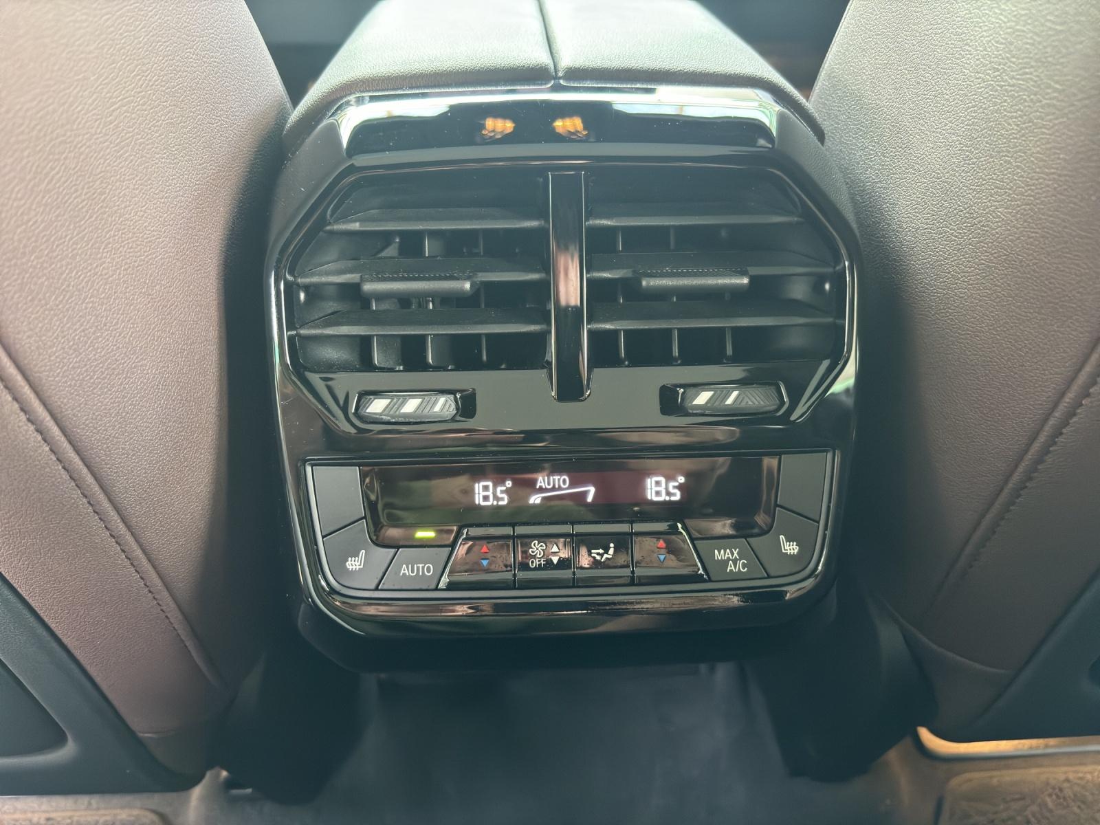 BMW iX xDrive50-image-22