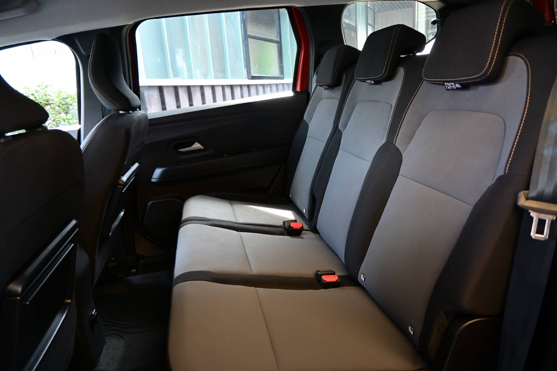 DACIA Jogger 1.6 Hybrid Extreme 7P-image-23