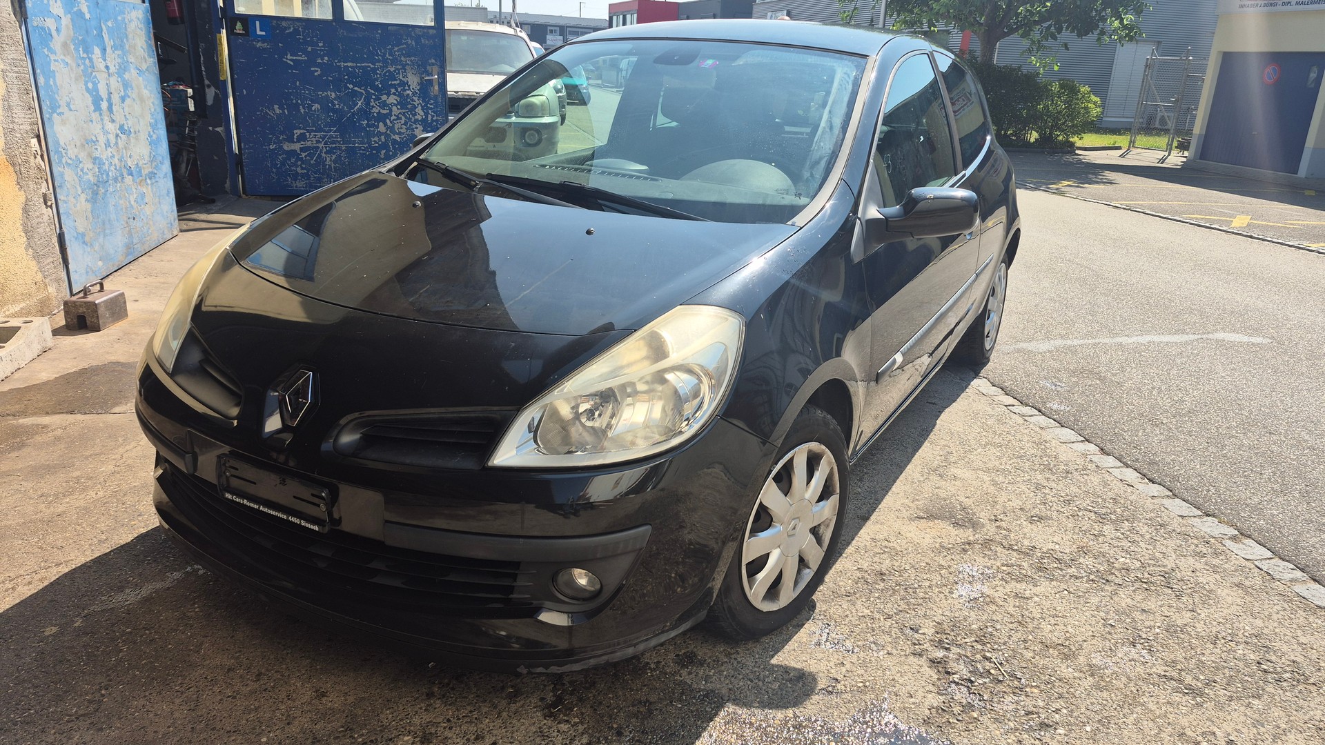 RENAULT Clio 1.2 16V Turbo Rip Curl