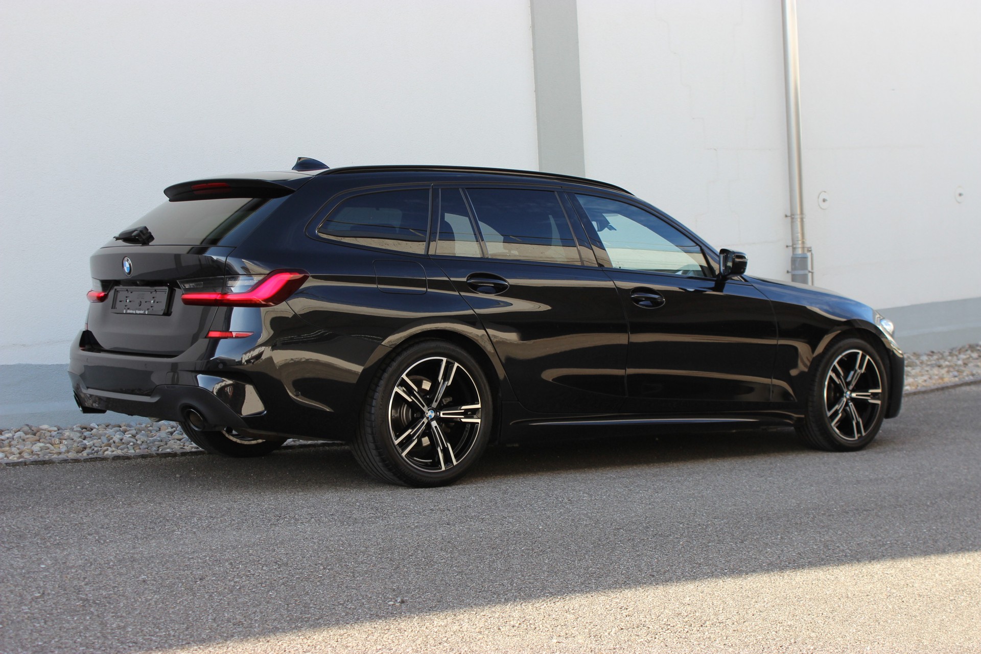 BMW 320d xDrive 48V Touring M SPORTPAKET-showroom-element-2