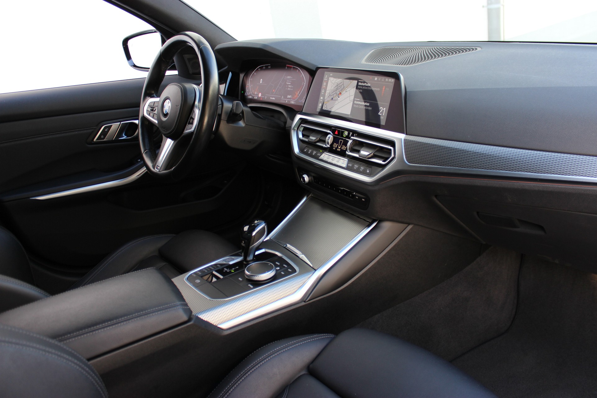 BMW 320d xDrive 48V Touring M SPORTPAKET-showroom-element-1