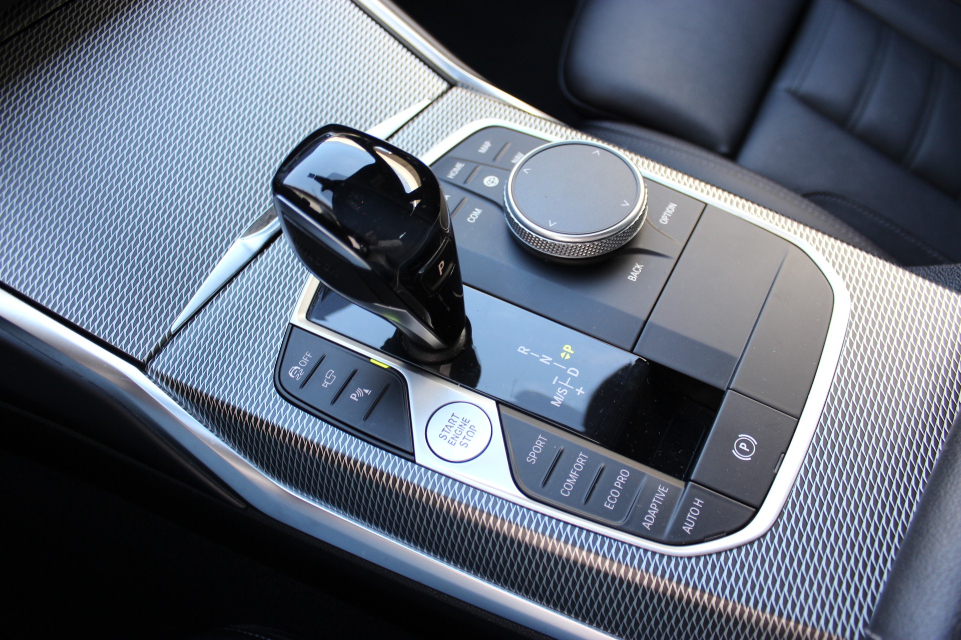 BMW 320d xDrive 48V Touring M SPORTPAKET-image-26