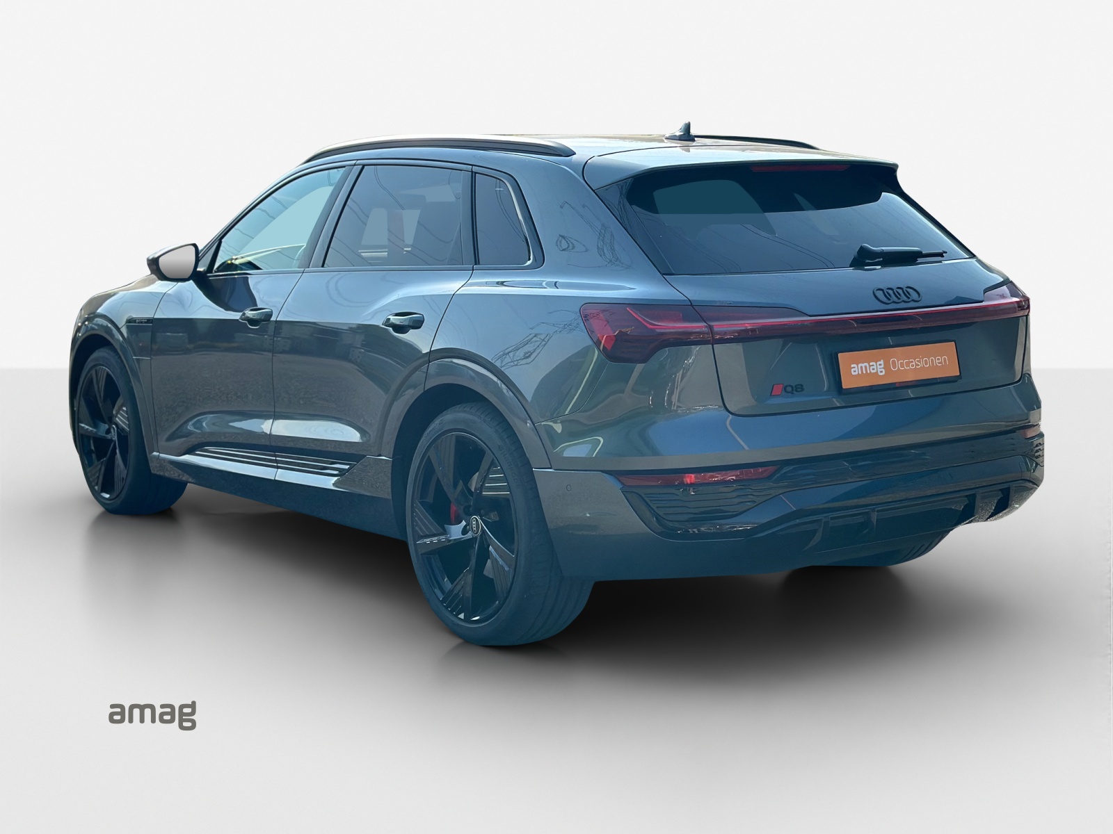 AUDI Q8 55 e-tron Black Edition quattro-showroom-element-2
