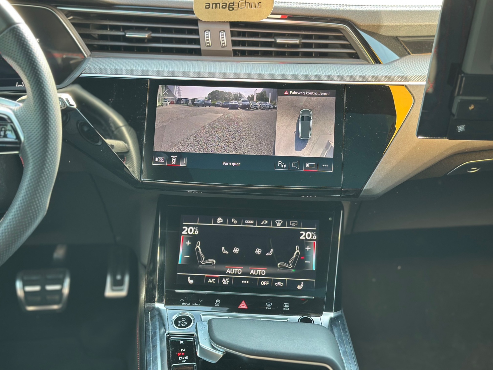 AUDI Q8 55 e-tron Black Edition quattro-image-11