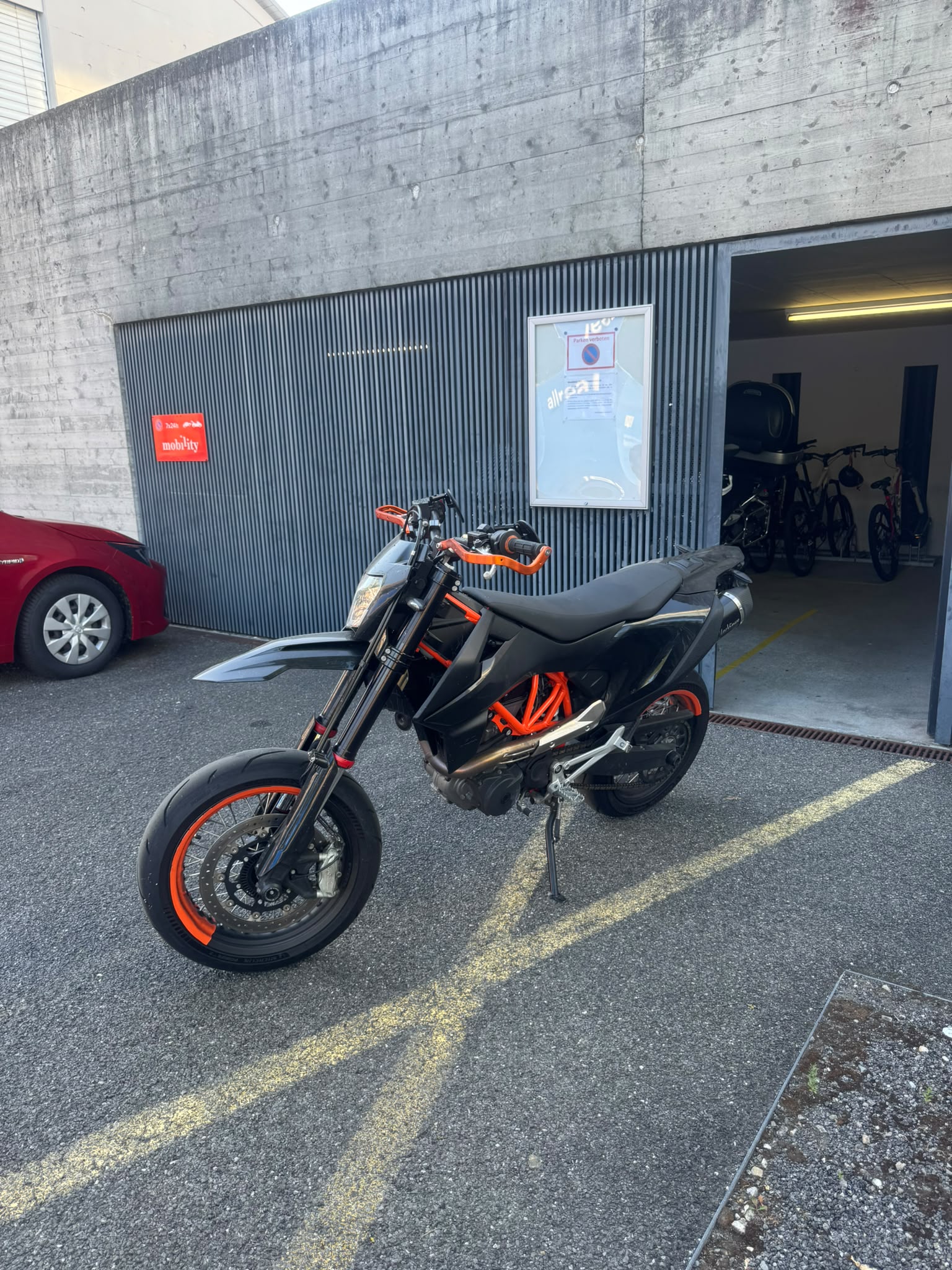 KTM 690 SMC R ABS (35 kW)-image-0