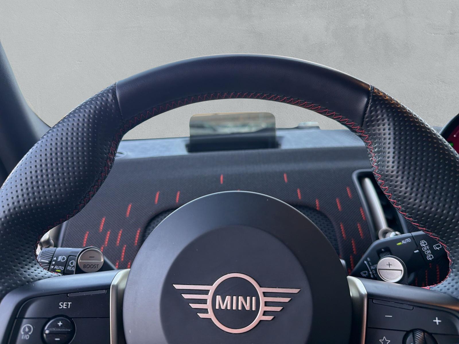 MINI Countryman John Cooper Works ALL4 U25 2.0i (CH)-image-23