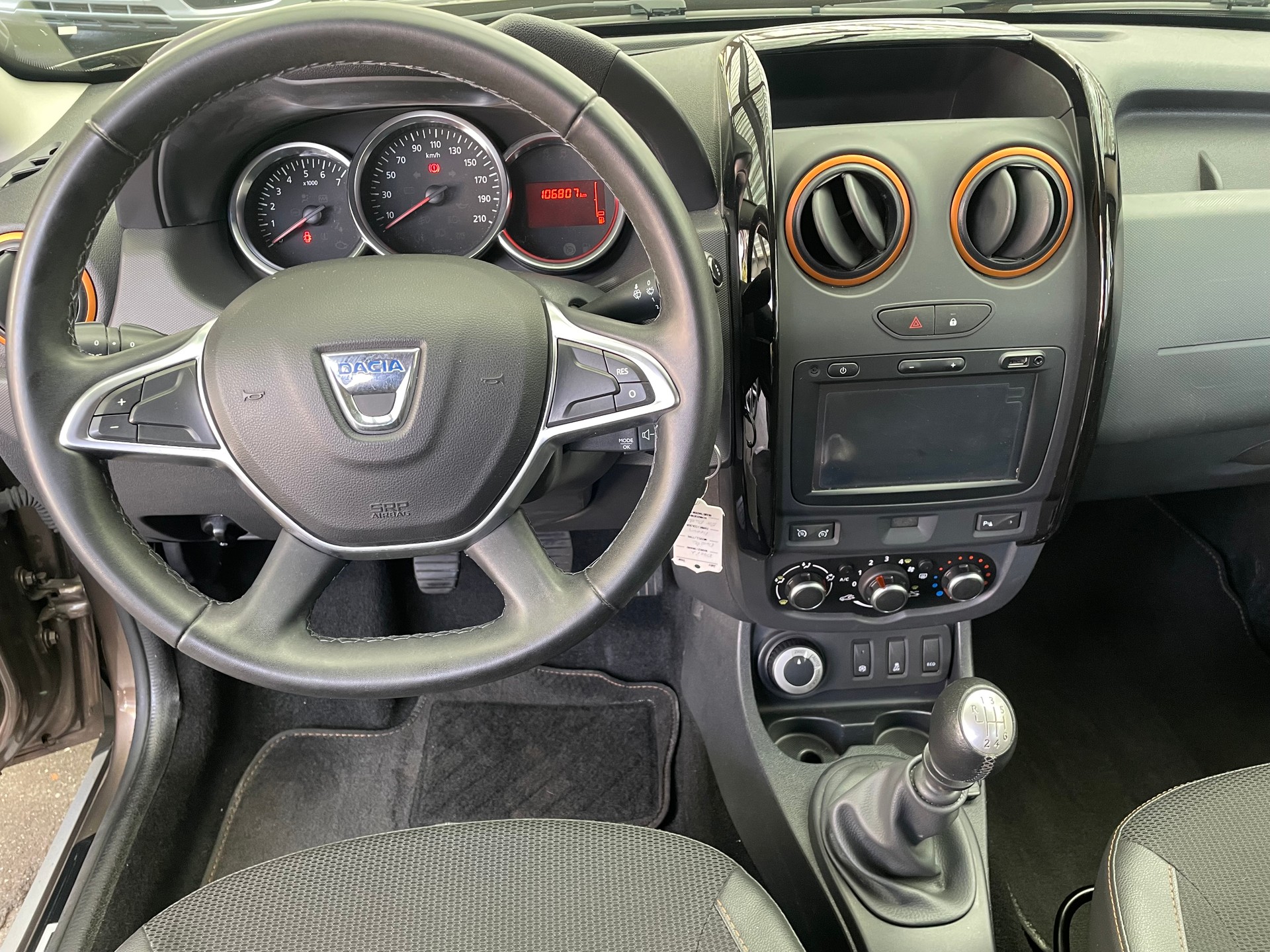 DACIA Duster 1.2 T Unlimited 4x4-image-10