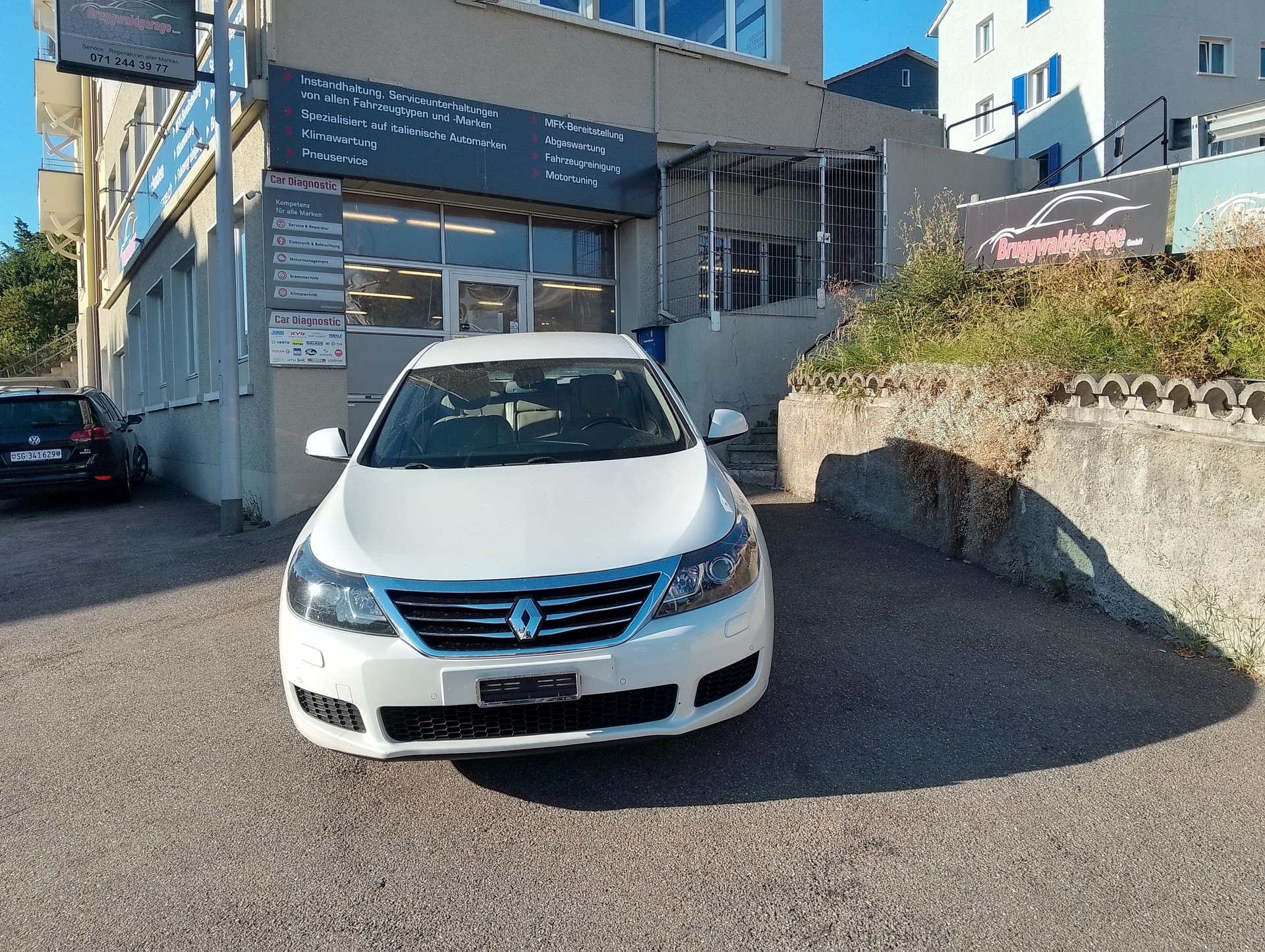 RENAULT Latitude 3.0 dCi Initiale active-shift