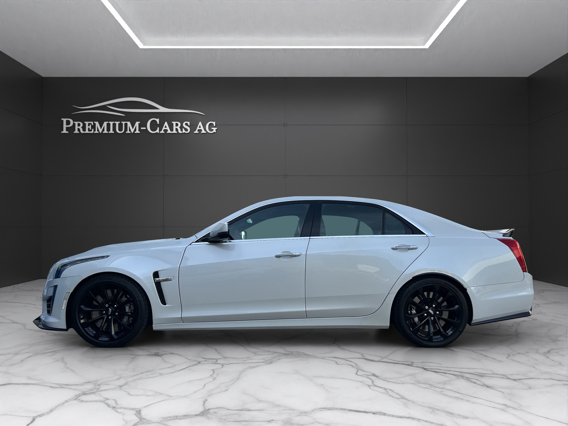 CADILLAC CTS-V Sedan 6.2 Supercharged Automatic