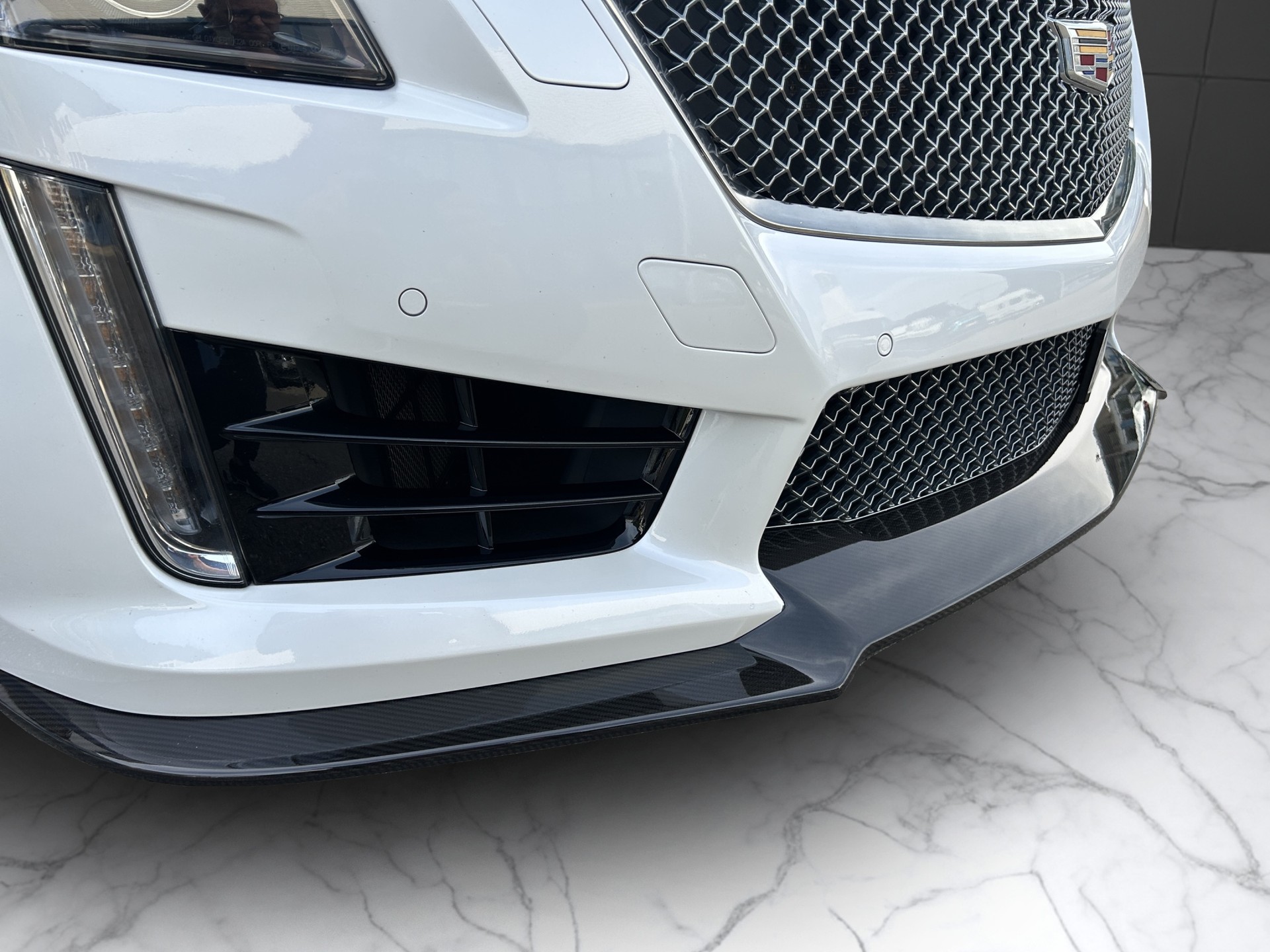 CADILLAC CTS-V Sedan 6.2 Supercharged Automatic-image-5