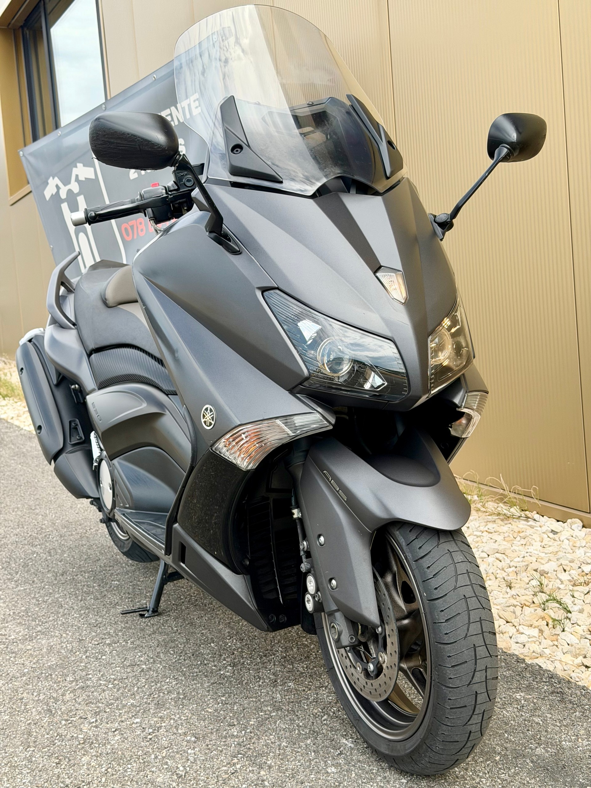 YAMAHA T-MAX XP 530 ABS-image-1