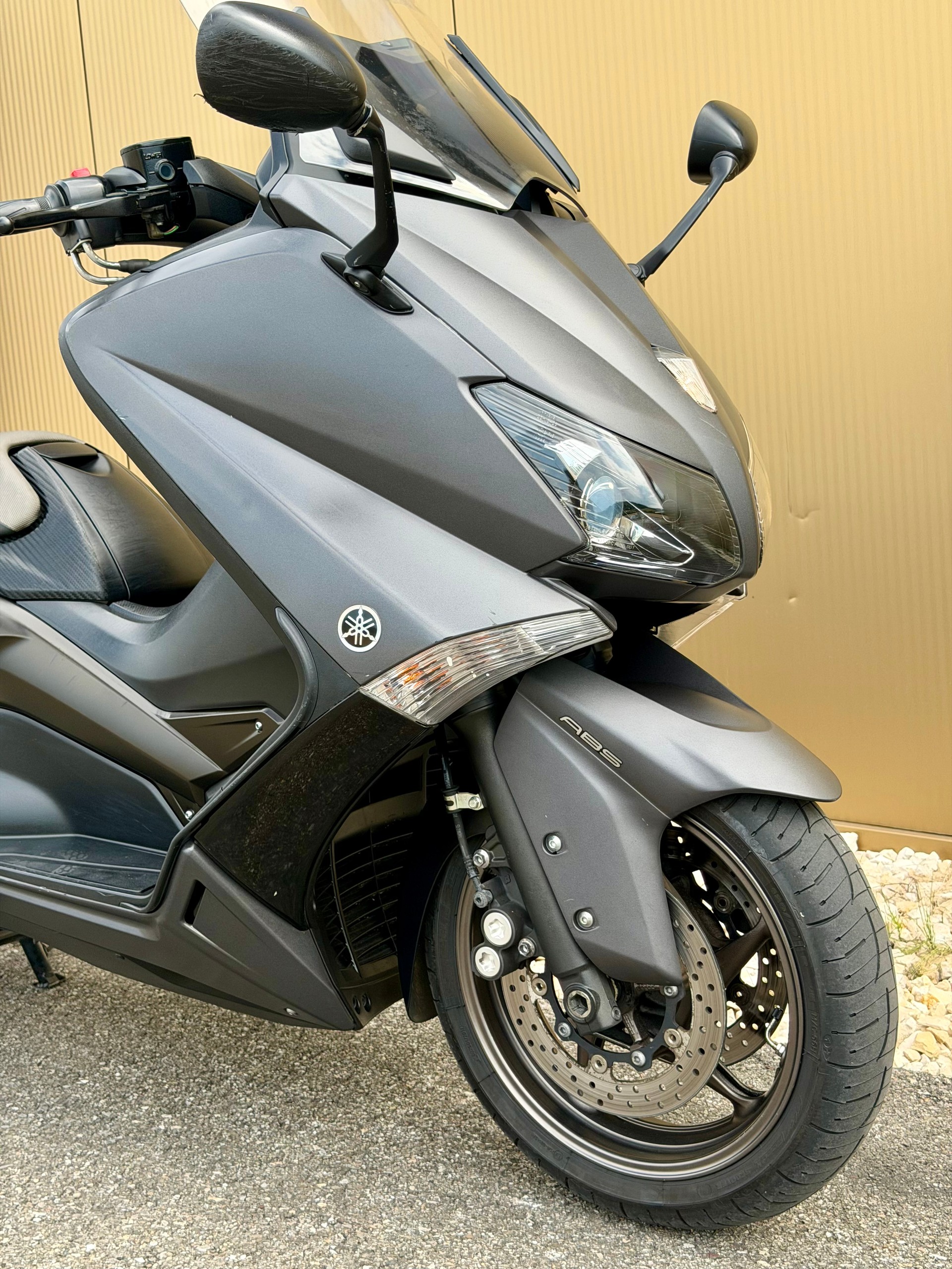 YAMAHA T-MAX XP 530 ABS-image-2
