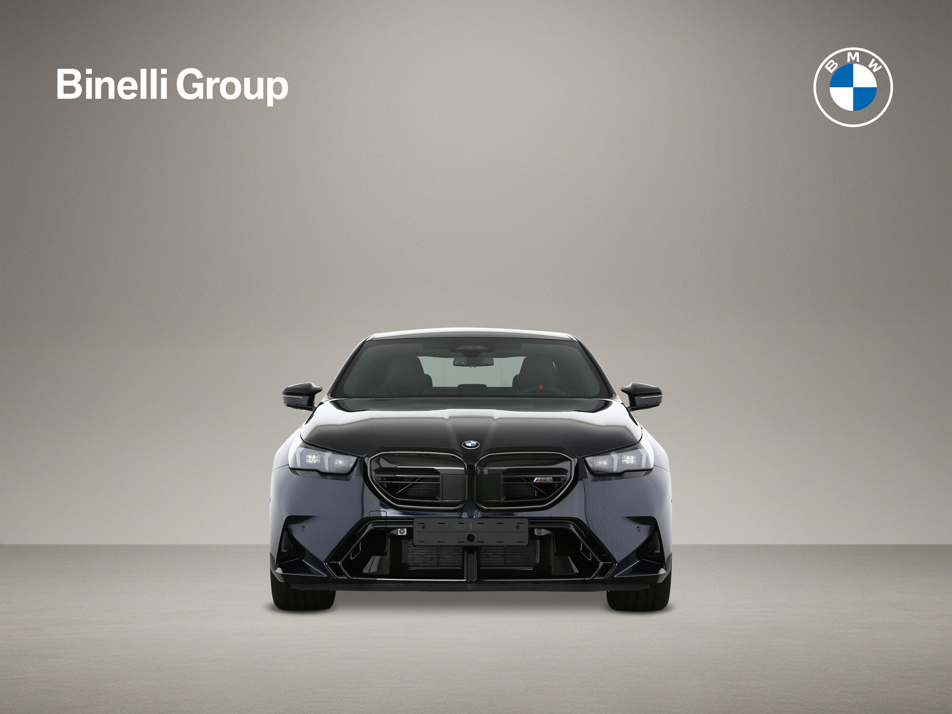 BMW M5 xDrive-showroom-element-2