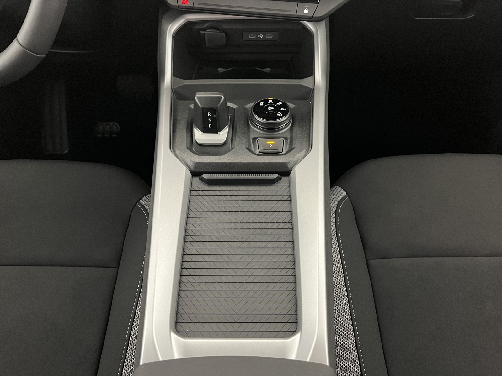 DACIA Bigster 1.2 Hybrid Journey 4WD-image-13