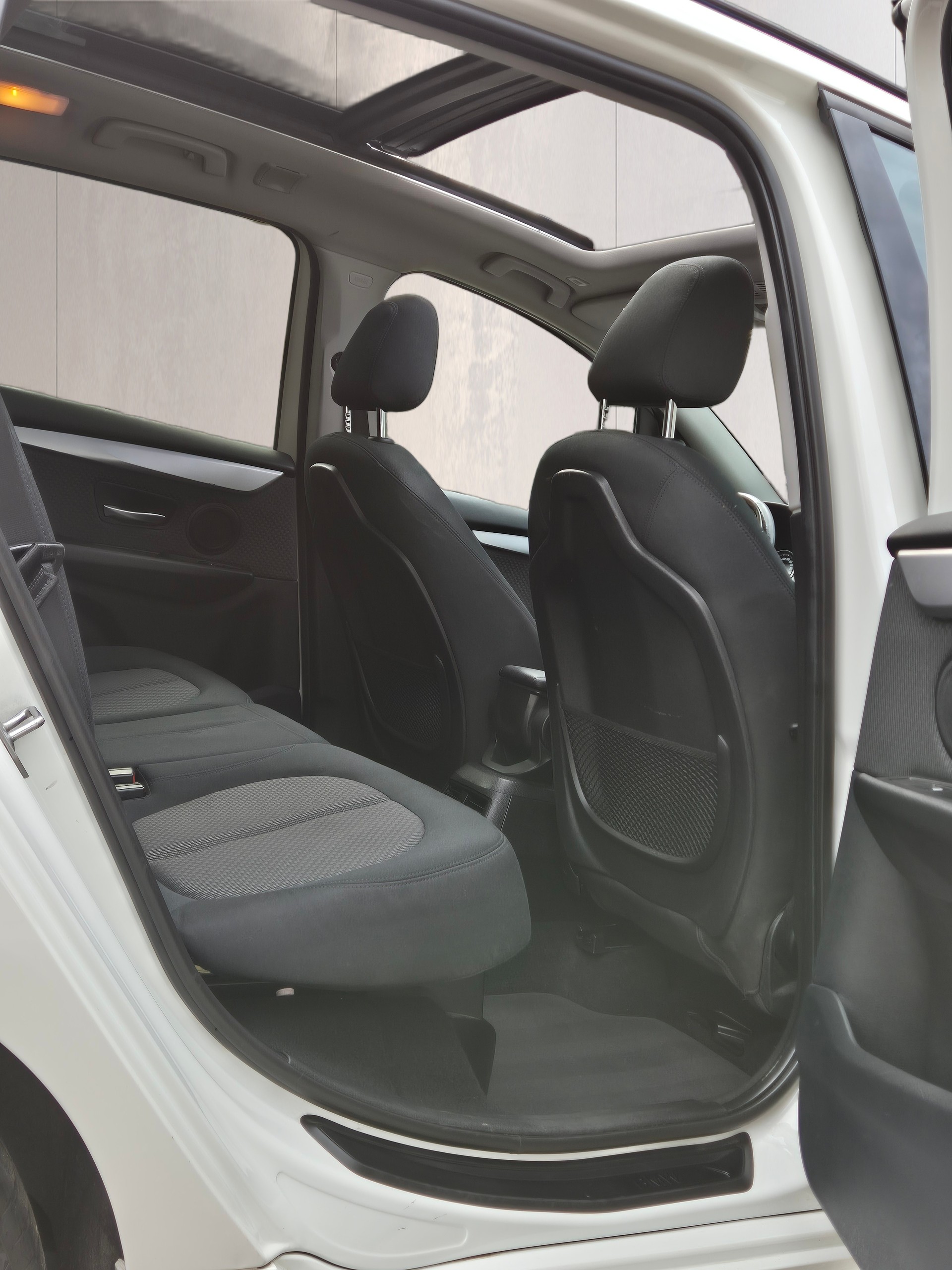BMW 218d xDrive Gran Tourer Steptronic-image-8