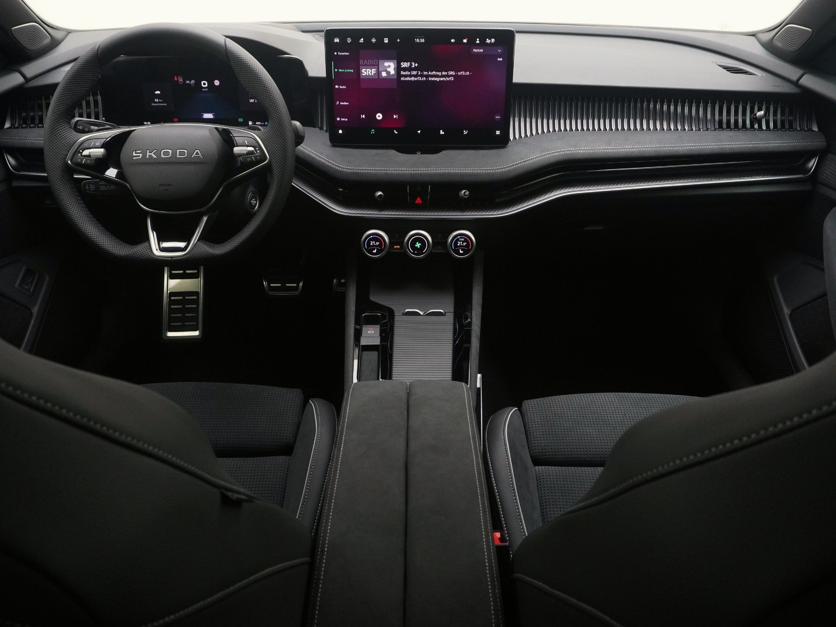 SKODA Superb 2.0 TDI Sportline 4x4 DSG-image-11