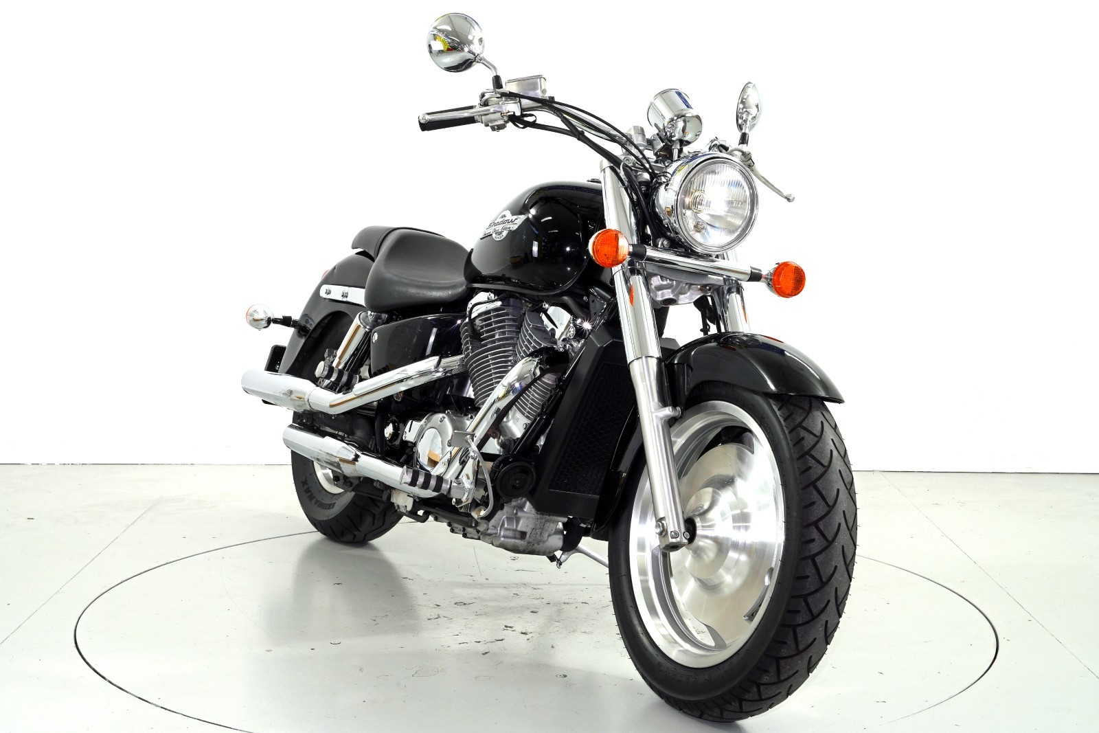 HONDA VT1100C2 Shadow-image-1