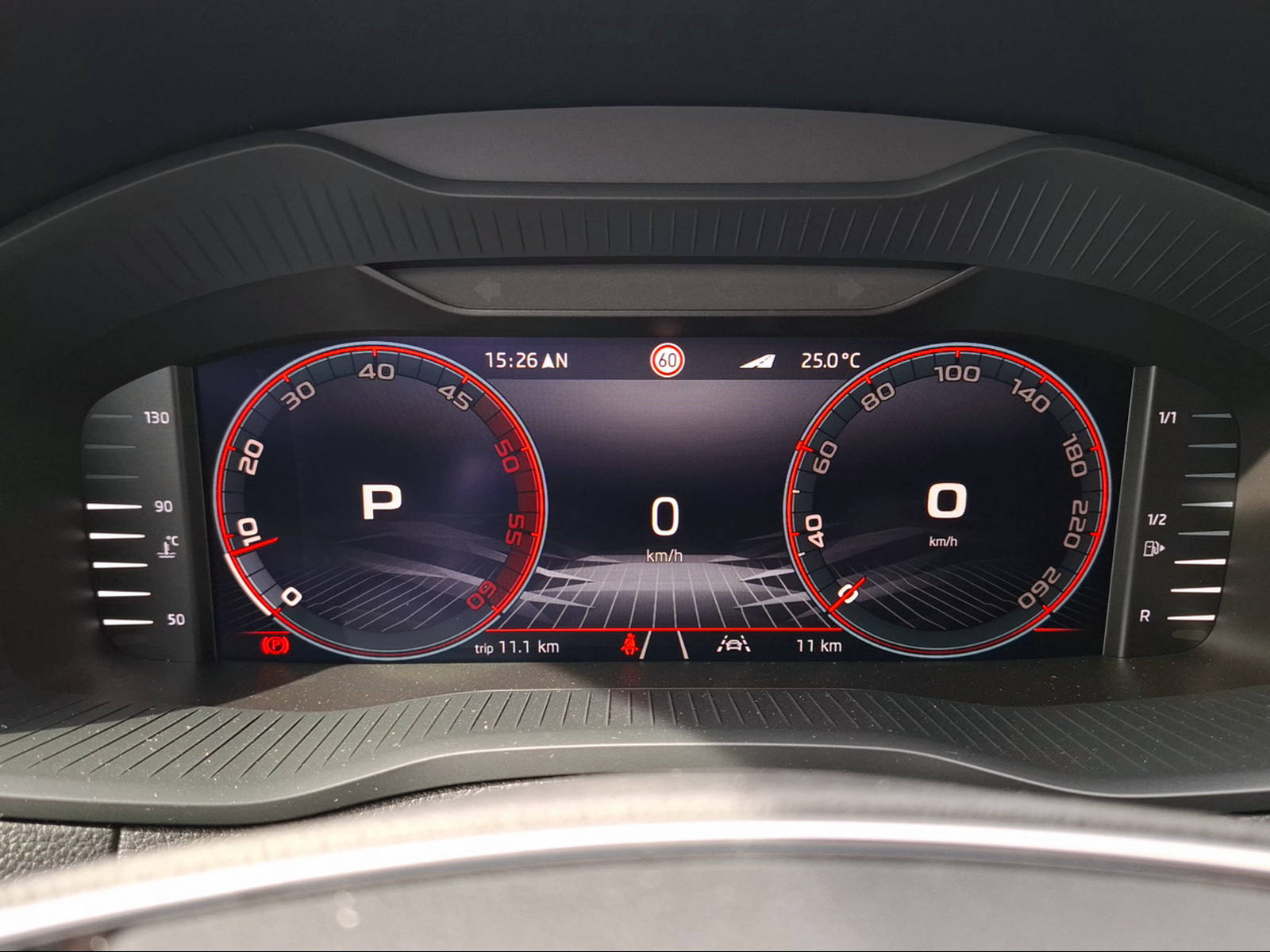SKODA Karoq 2.0 TDI CR Sport Line 4x4 DSG-image-11