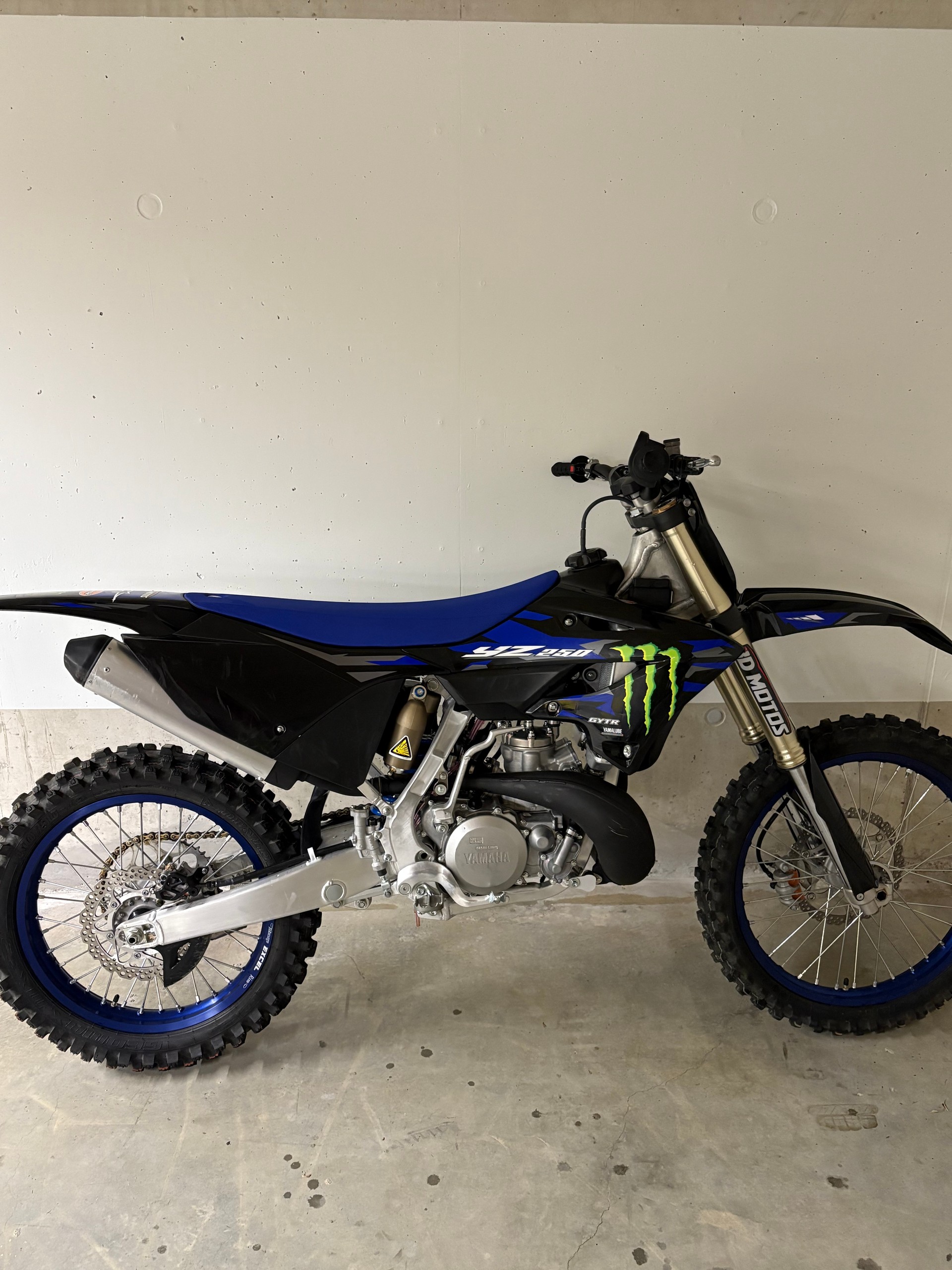 YAMAHA YZ 250 2025-image-1