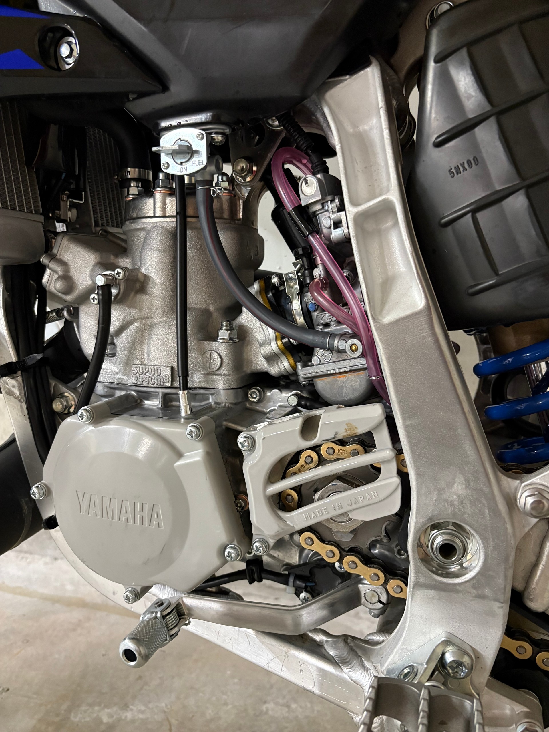 YAMAHA YZ 250 2025-image-2