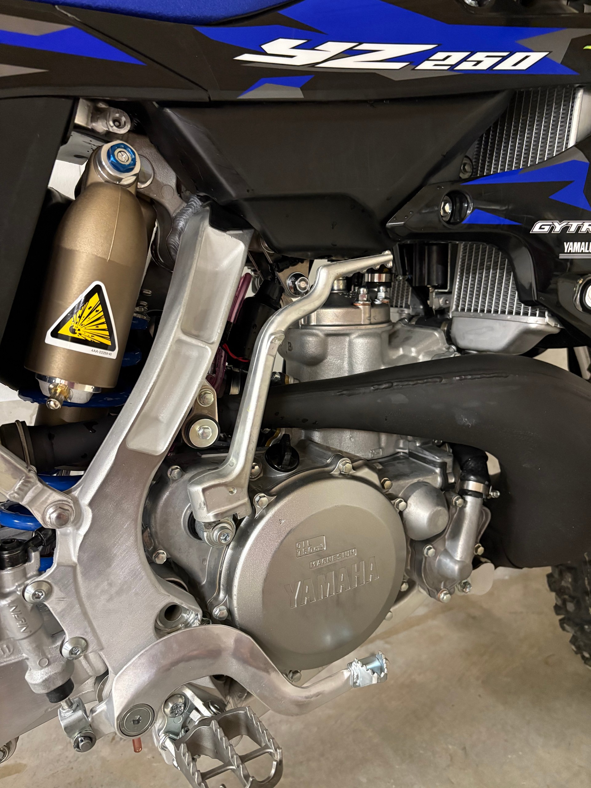 YAMAHA YZ 250 2025-image-3