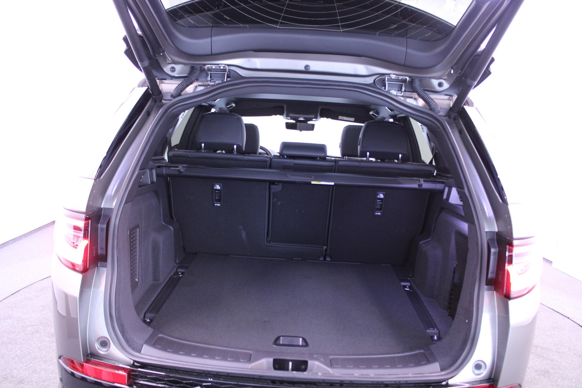 LAND ROVER Discovery Sport 1.5 T 270e Dynamic HSE-image-14