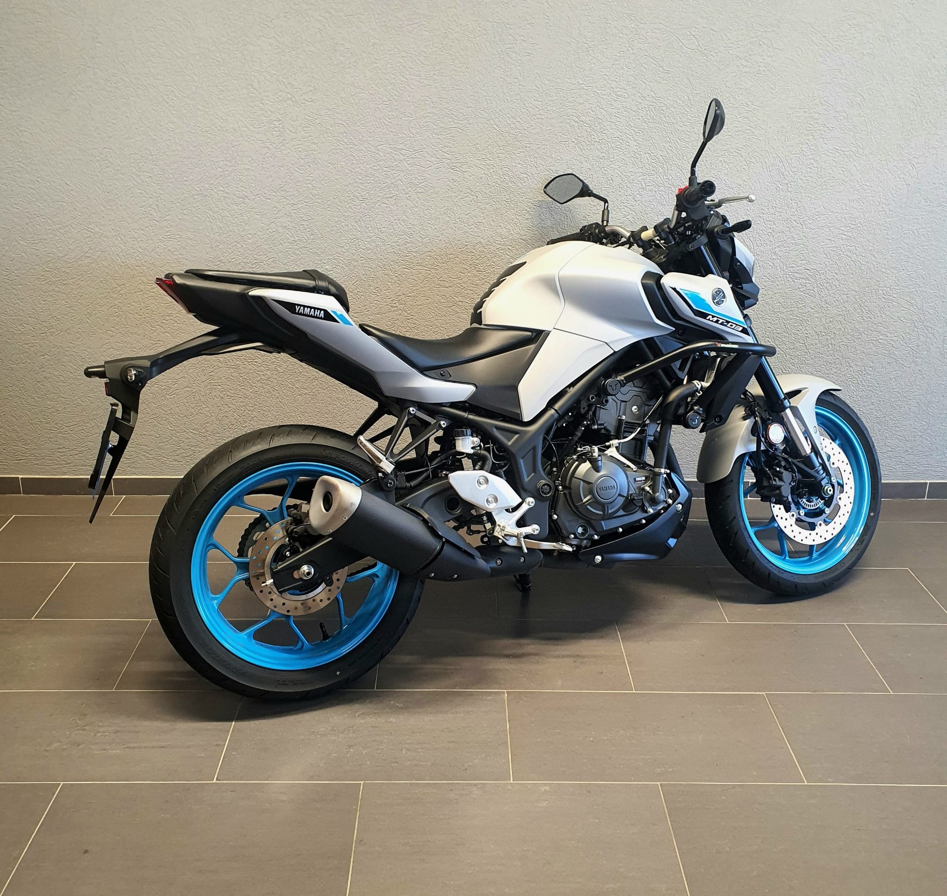 YAMAHA MT-03-image-2