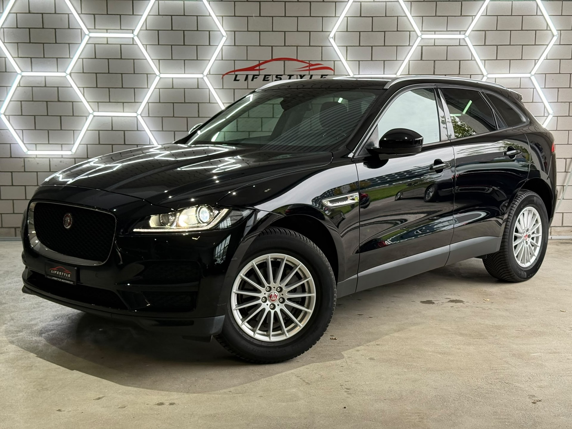 JAGUAR F-Pace 2.0d Pure AWD Automatik