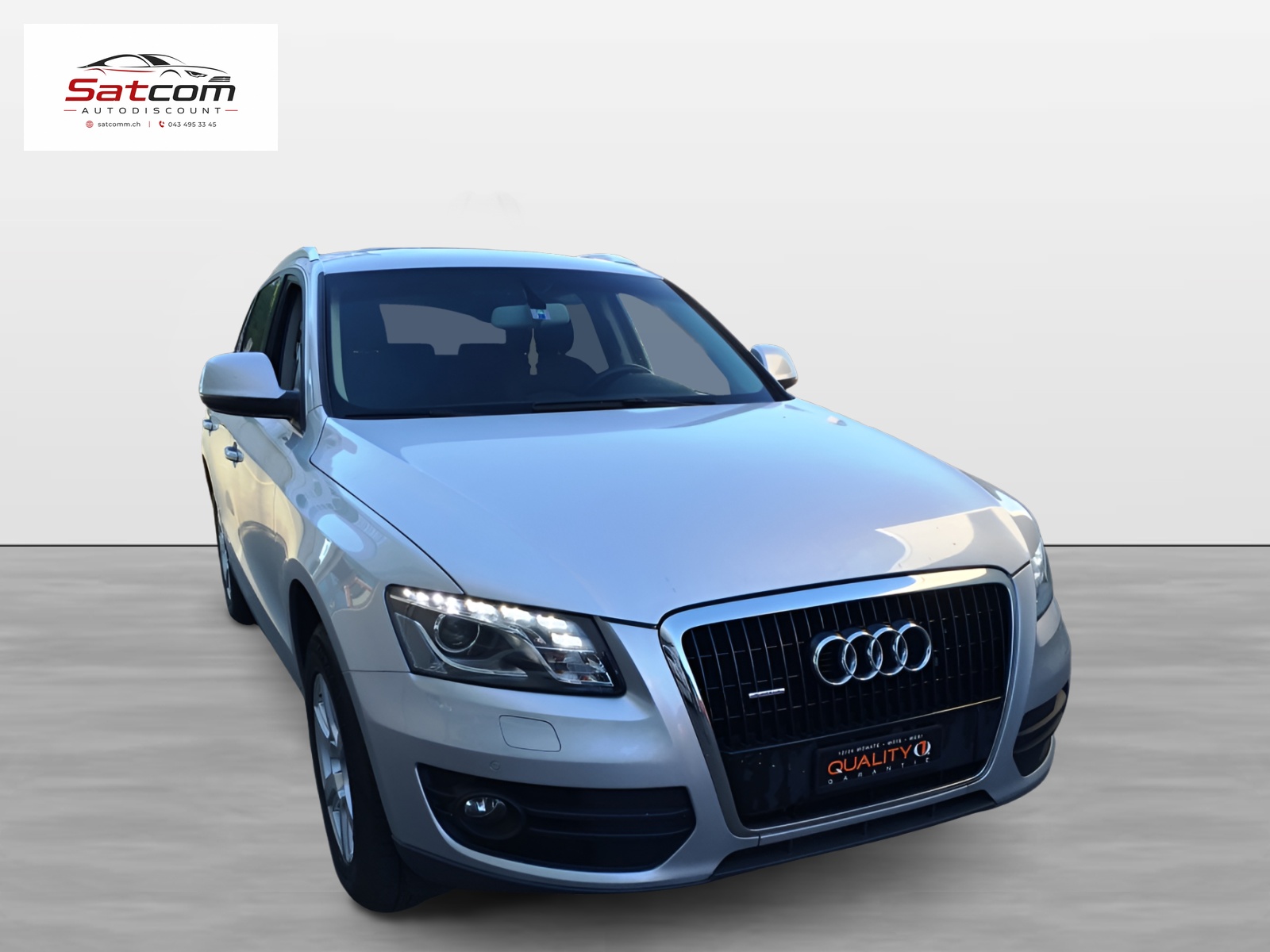 AUDI Q5 3.2 FSI quattro S-tronic-showroom-element-1