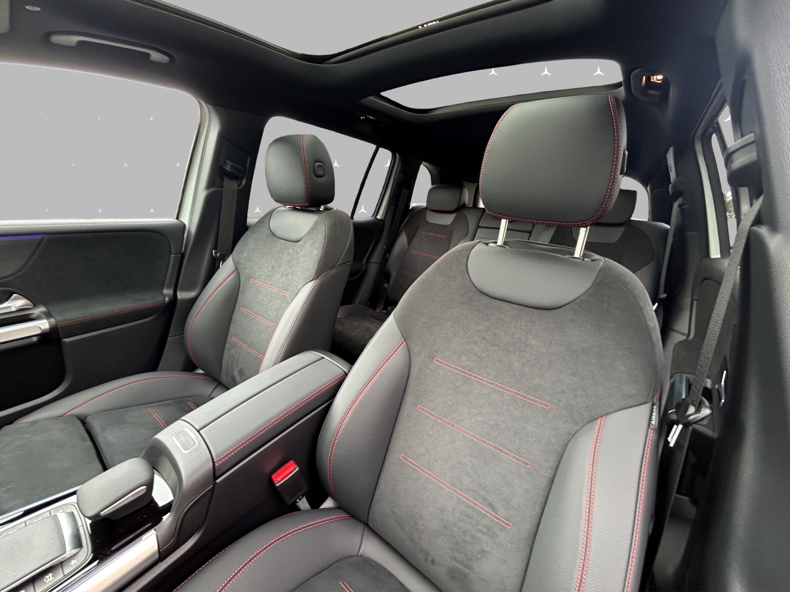 MERCEDES-BENZ EQB 350 66,5 kWh 4Matic Swiss Star-image-7