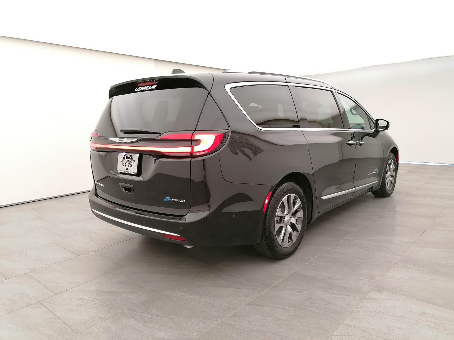 CHRYSLER Pacifica Pinnacle 3.6l Plug-In-Hybrid-showroom-element-3