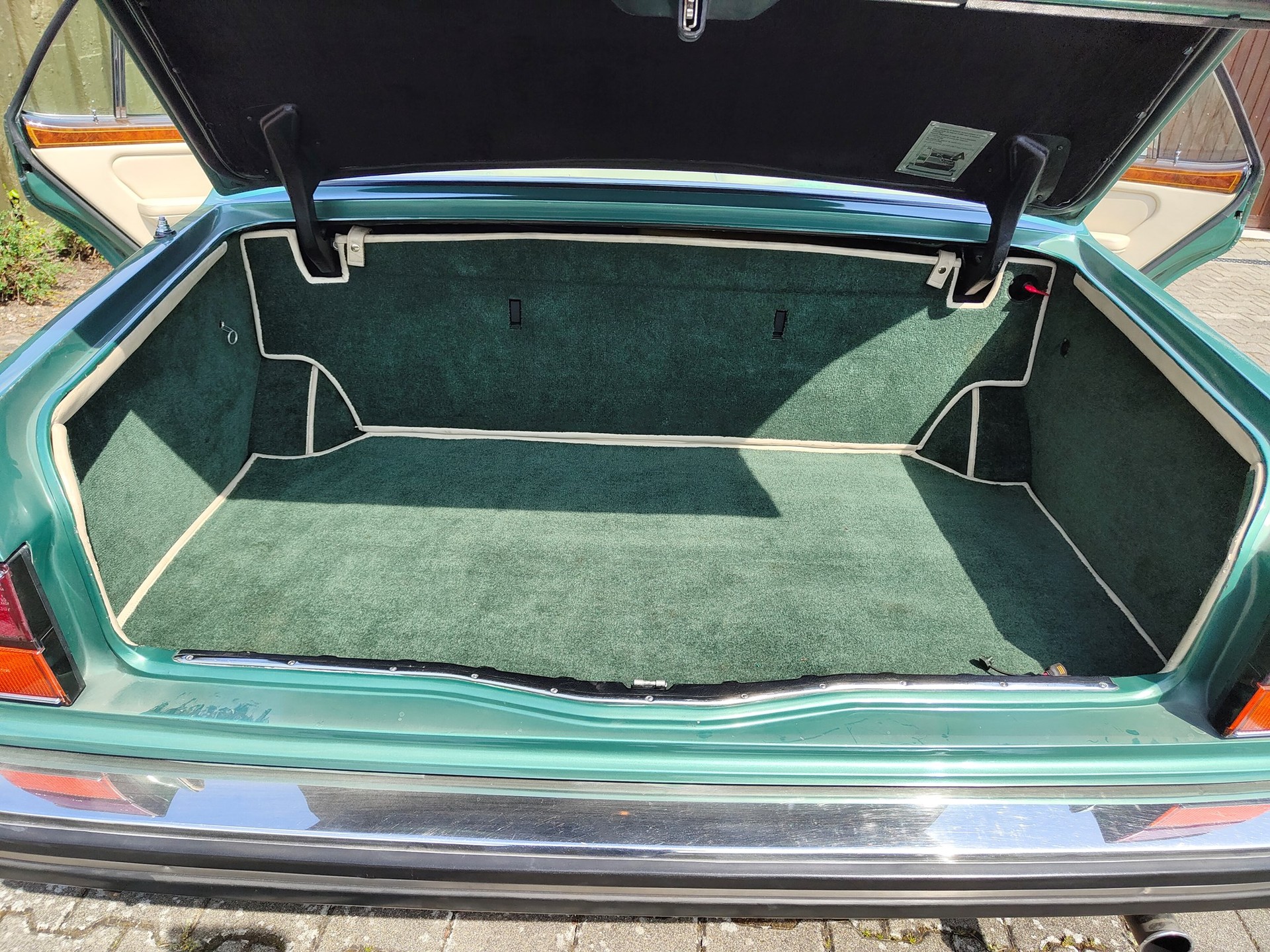 ROLLS-ROYCE Silver Spur II-image-3