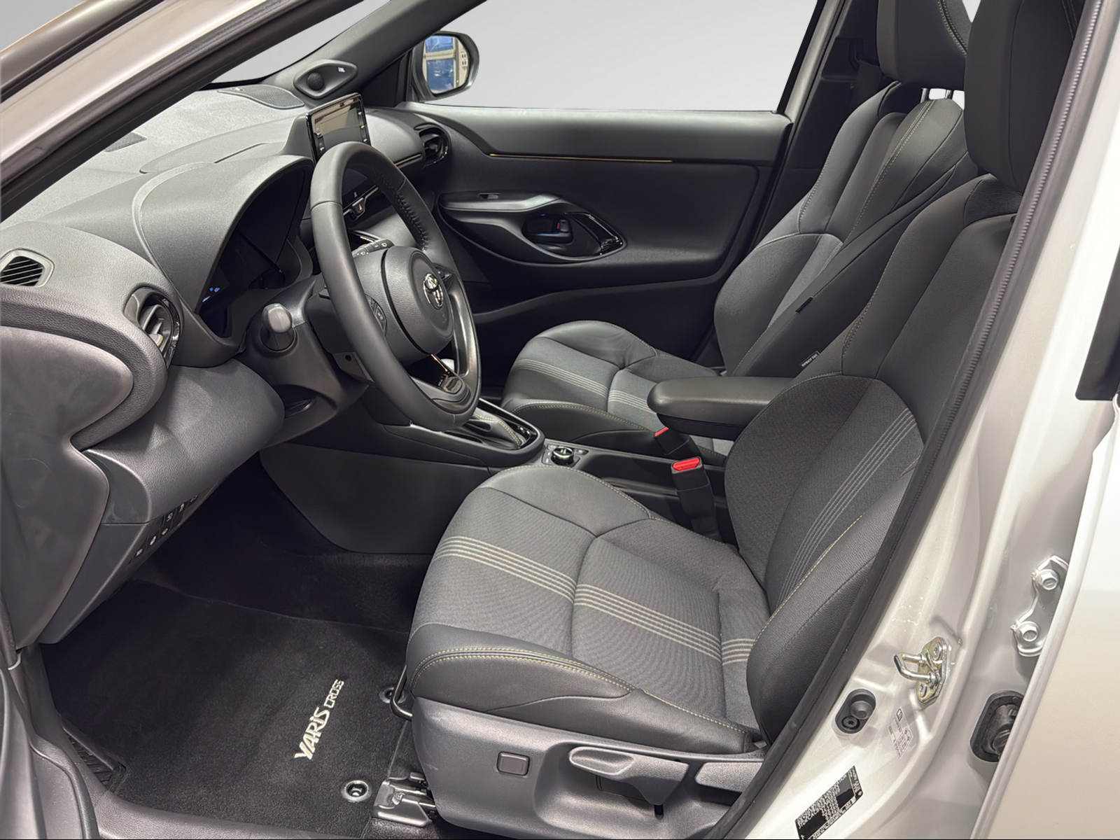 TOYOTA Yaris Cross 1.5 Adventure e-CVT AWDi-image-10