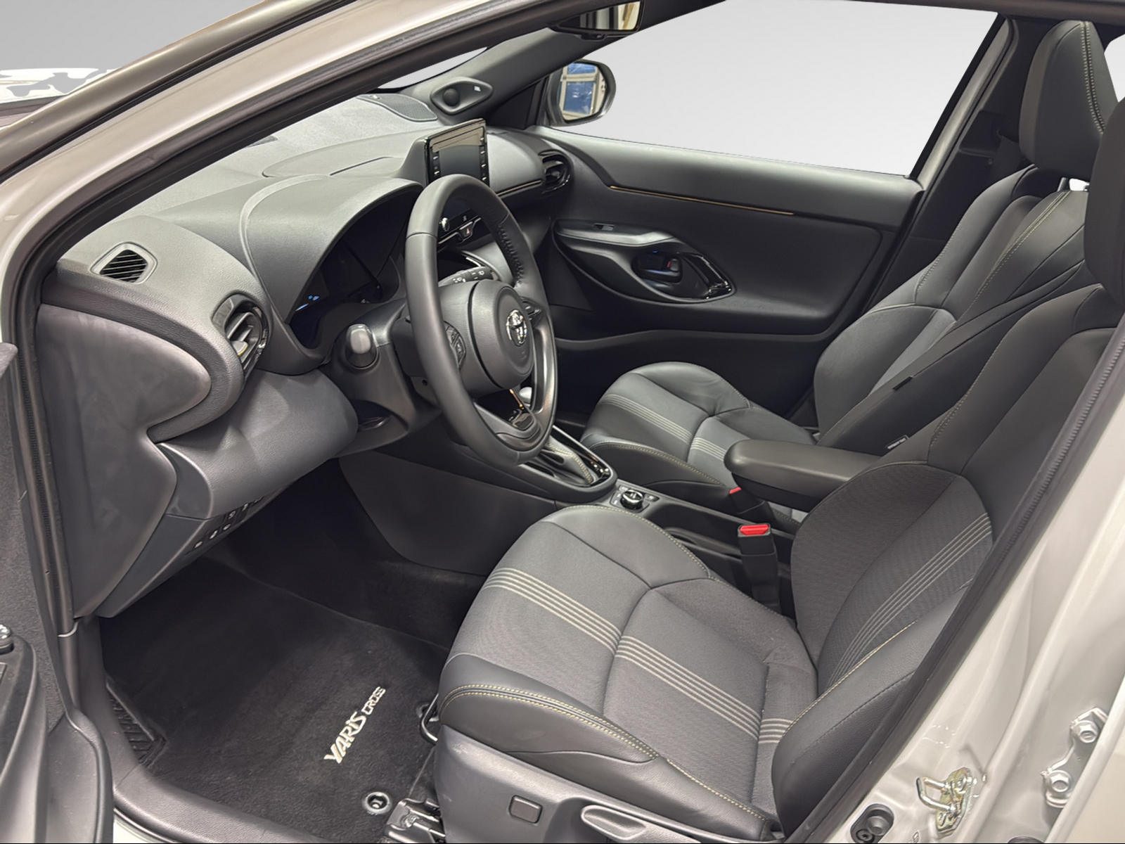 TOYOTA Yaris Cross 1.5 Adventure e-CVT AWDi-image-9