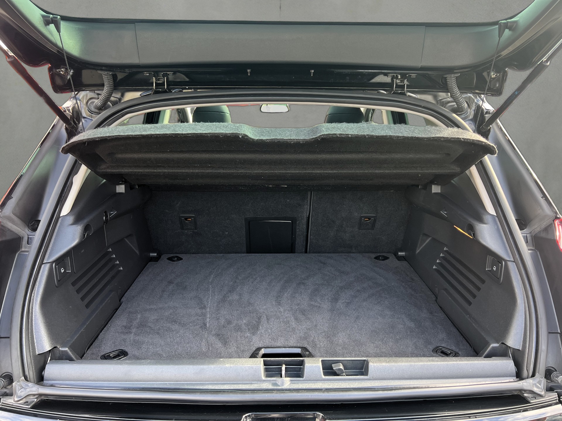 PEUGEOT 3008 2.0 Blue HDI Allure-image-8