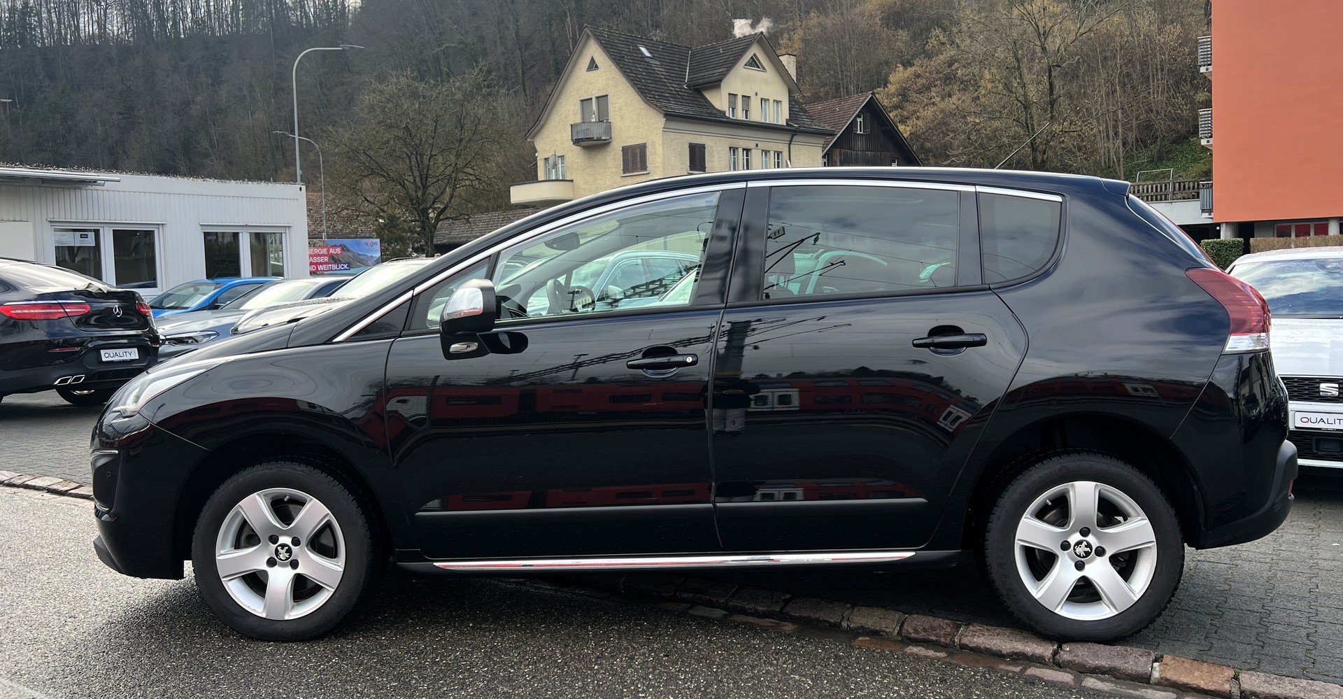 PEUGEOT 3008 2.0 Blue HDI Allure-image-3