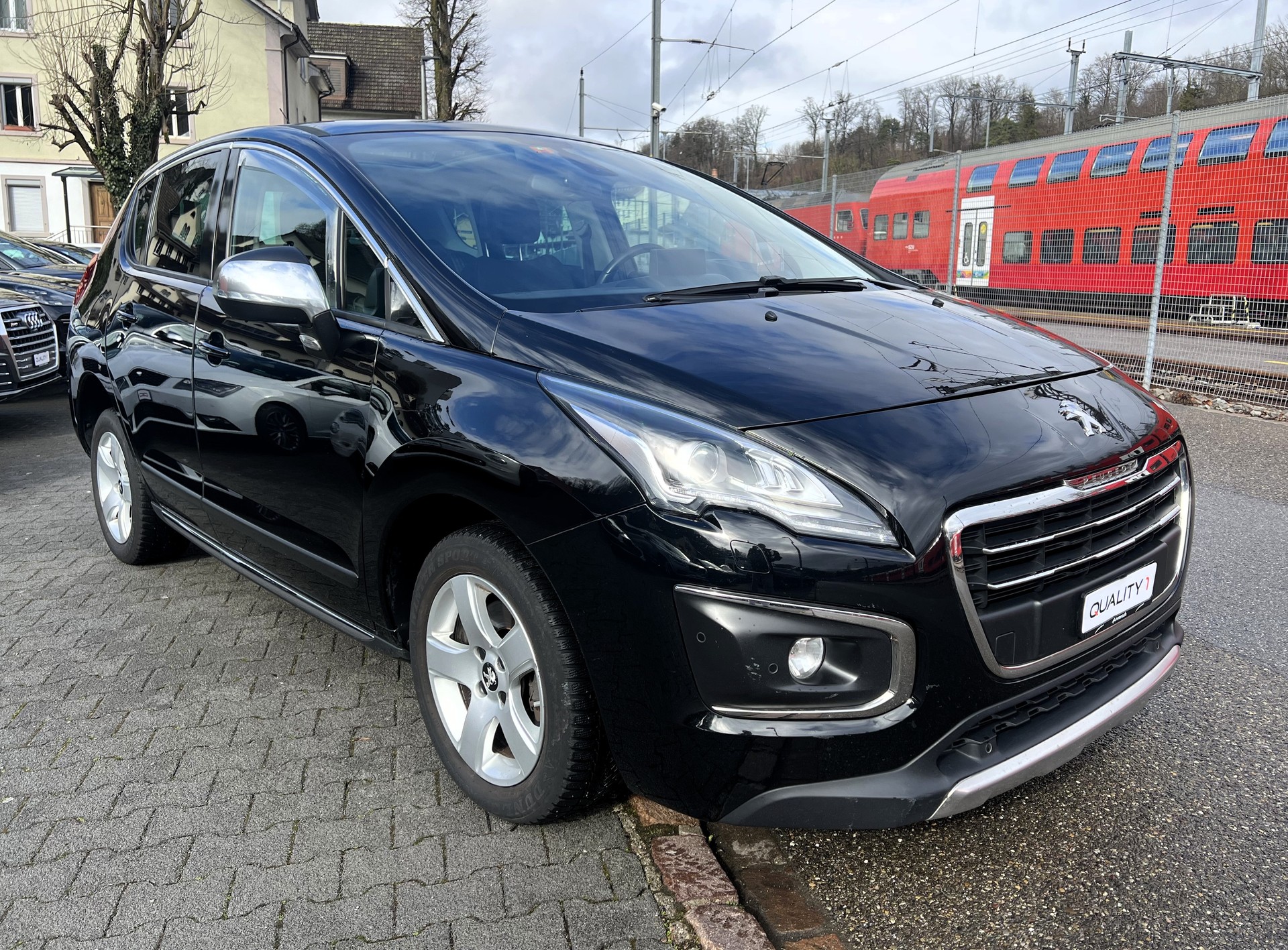 PEUGEOT 3008 2.0 Blue HDI Allure-image-1