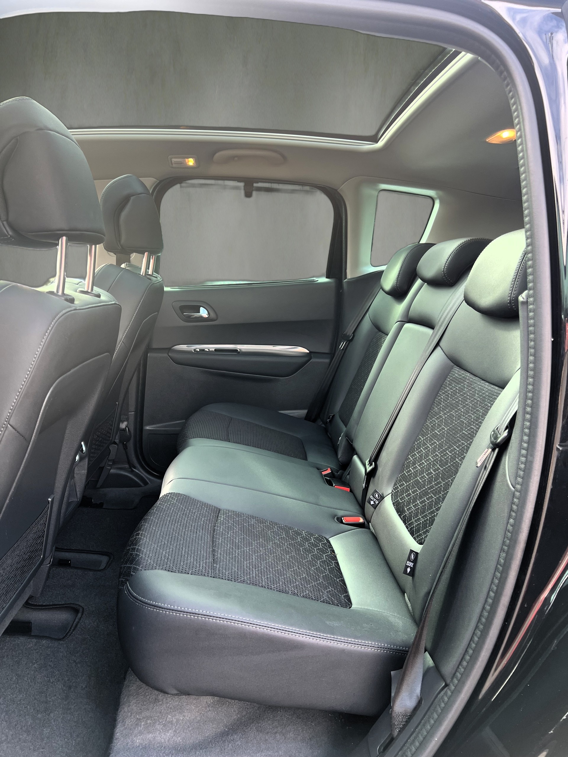 PEUGEOT 3008 2.0 Blue HDI Allure-image-9