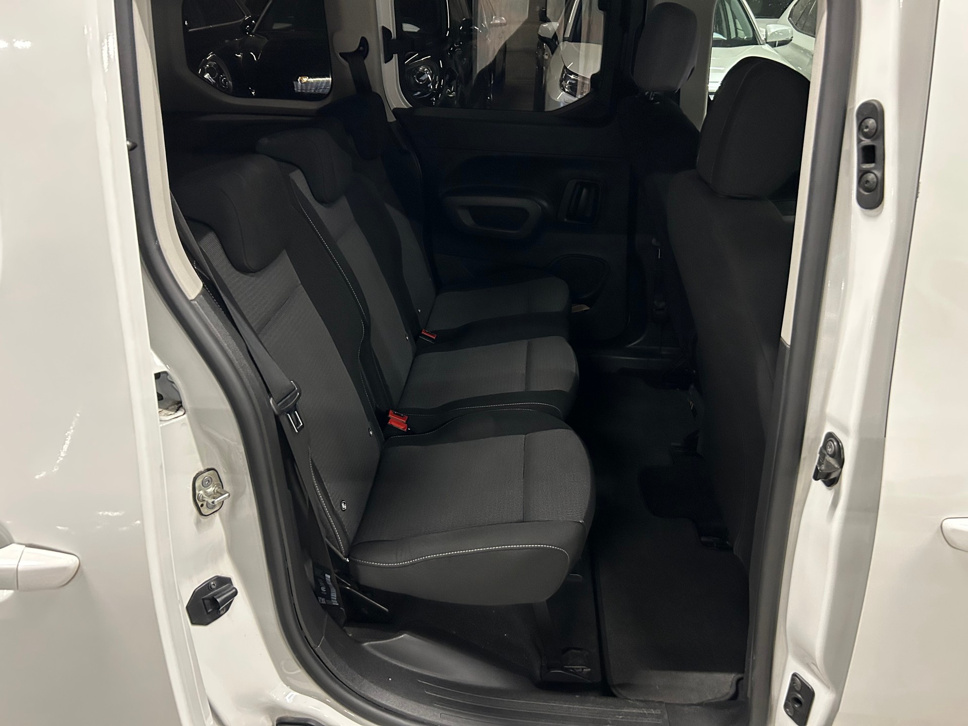 TOYOTA Proace City Verso 1.5 Combi Medium-image-11