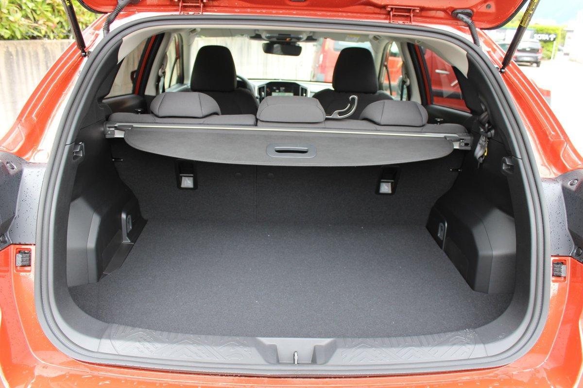 SUBARU Impreza 2.0i e-Boxer Swiss Plus-image-15