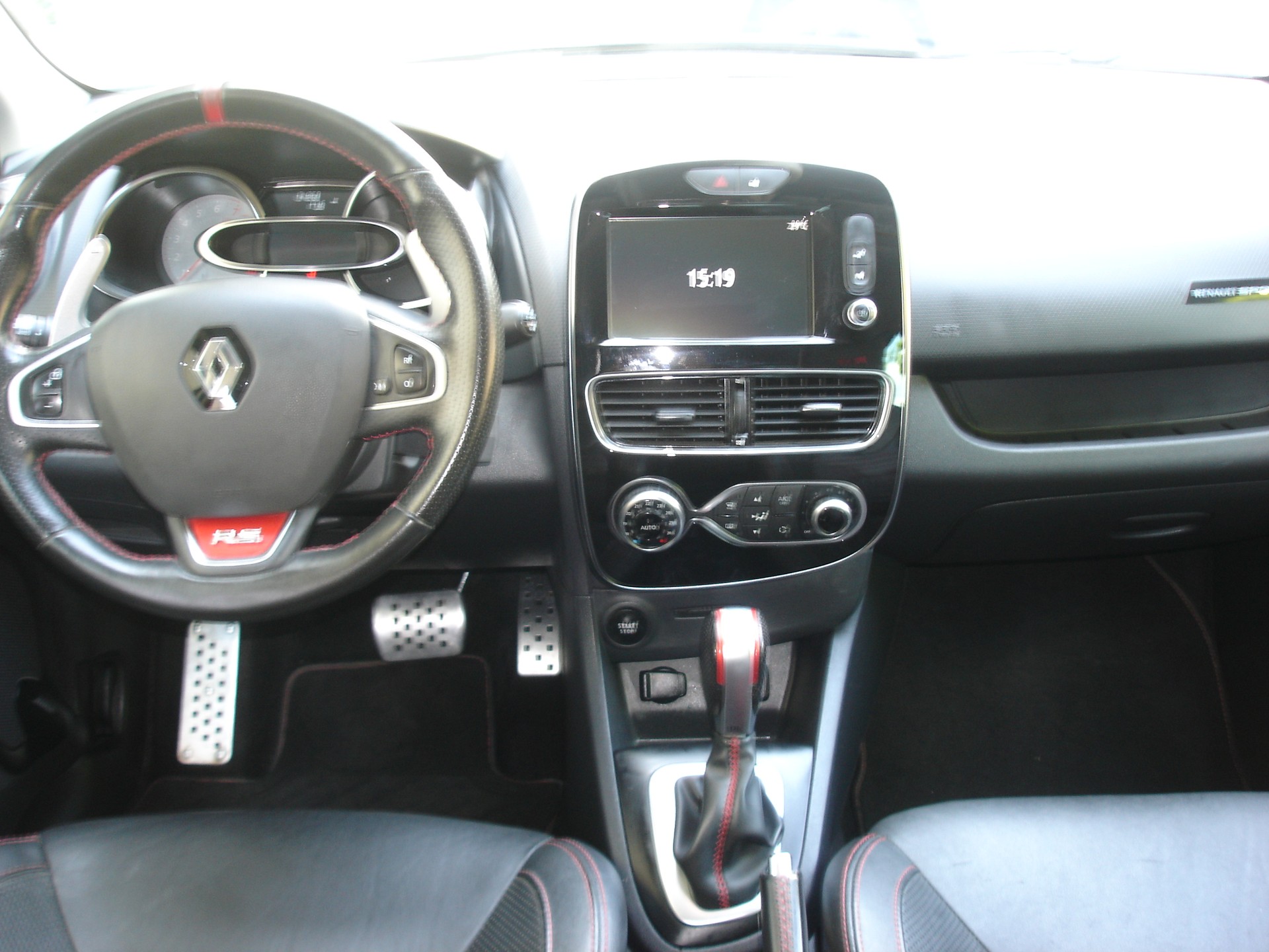 RENAULT Clio 1.6 T RS 220 Trophy EDC-image-6