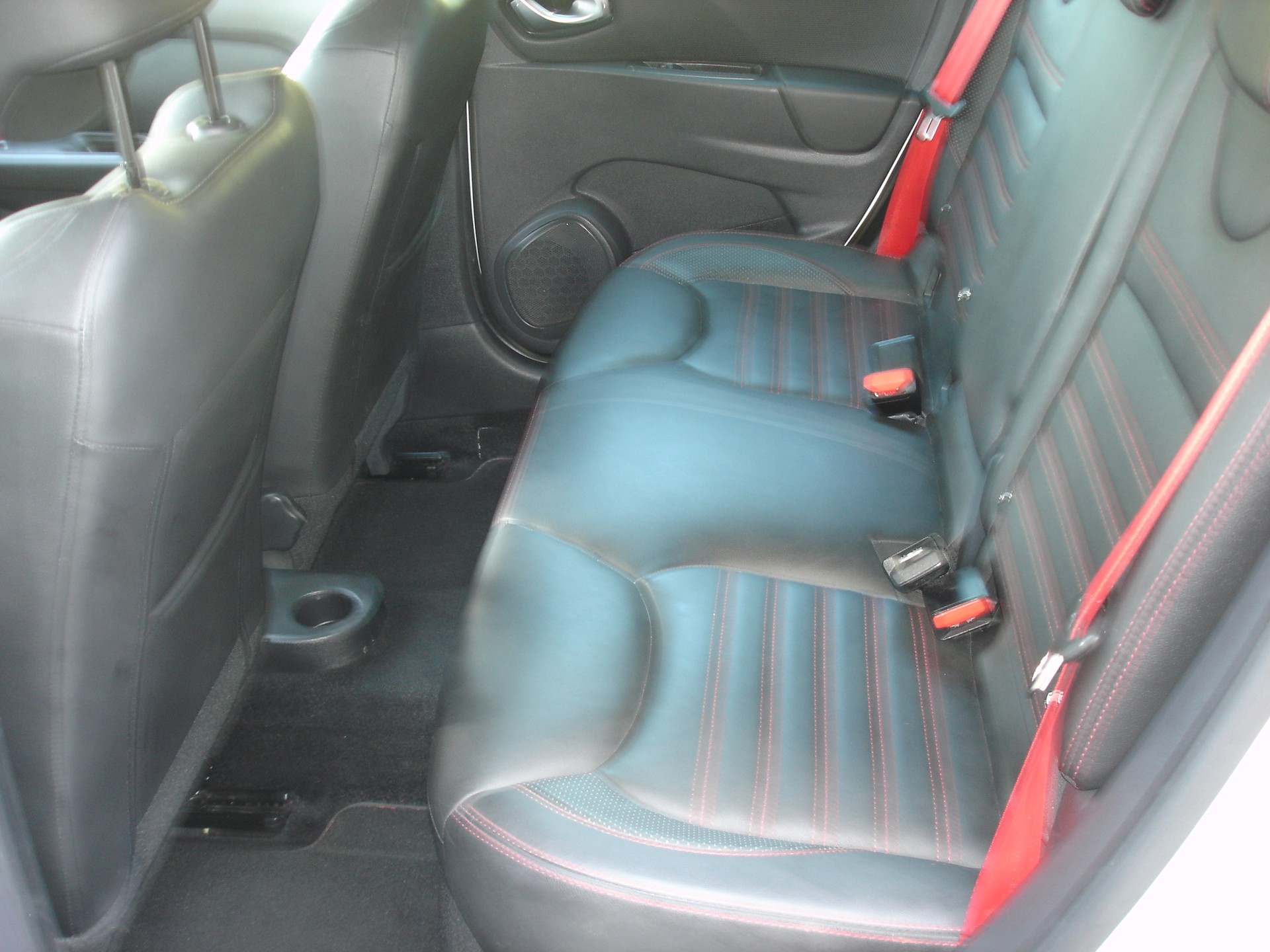RENAULT Clio 1.6 T RS 220 Trophy EDC-image-5