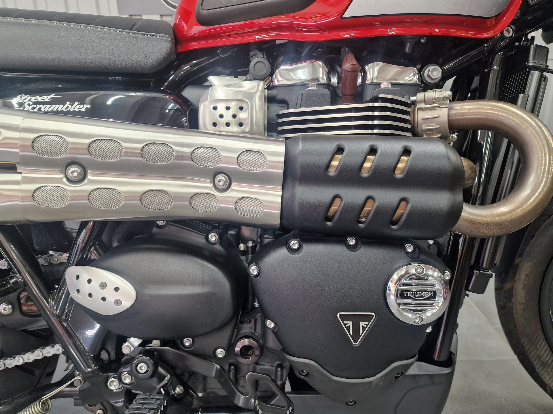 TRIUMPH Street Scrambler 900-showroom-element-2