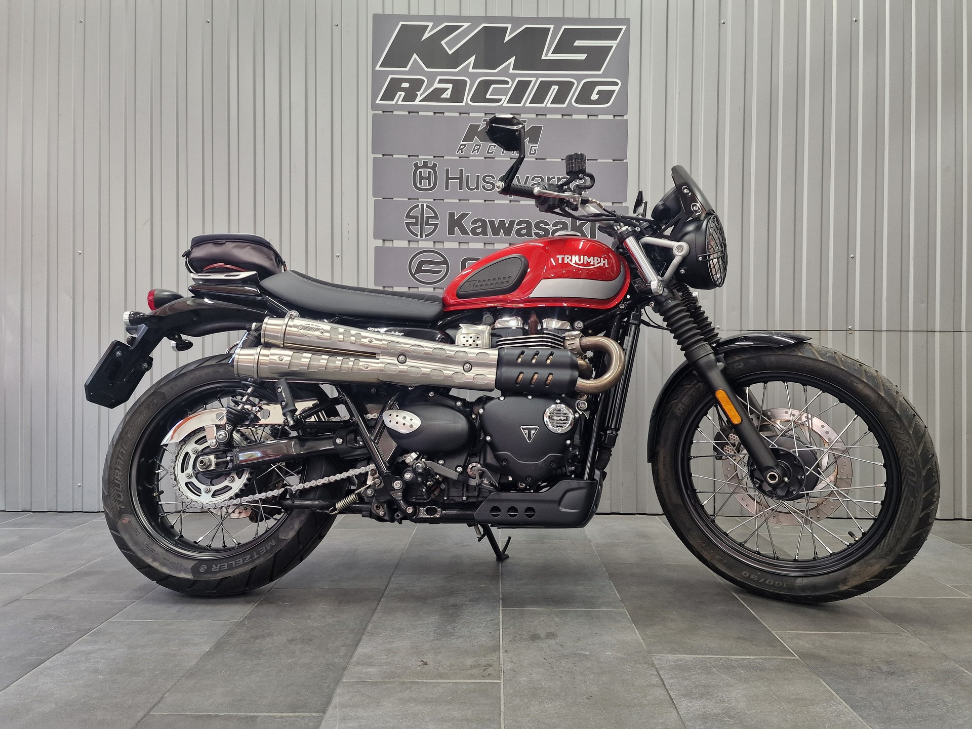 TRIUMPH Street Scrambler 900-showroom-element-1