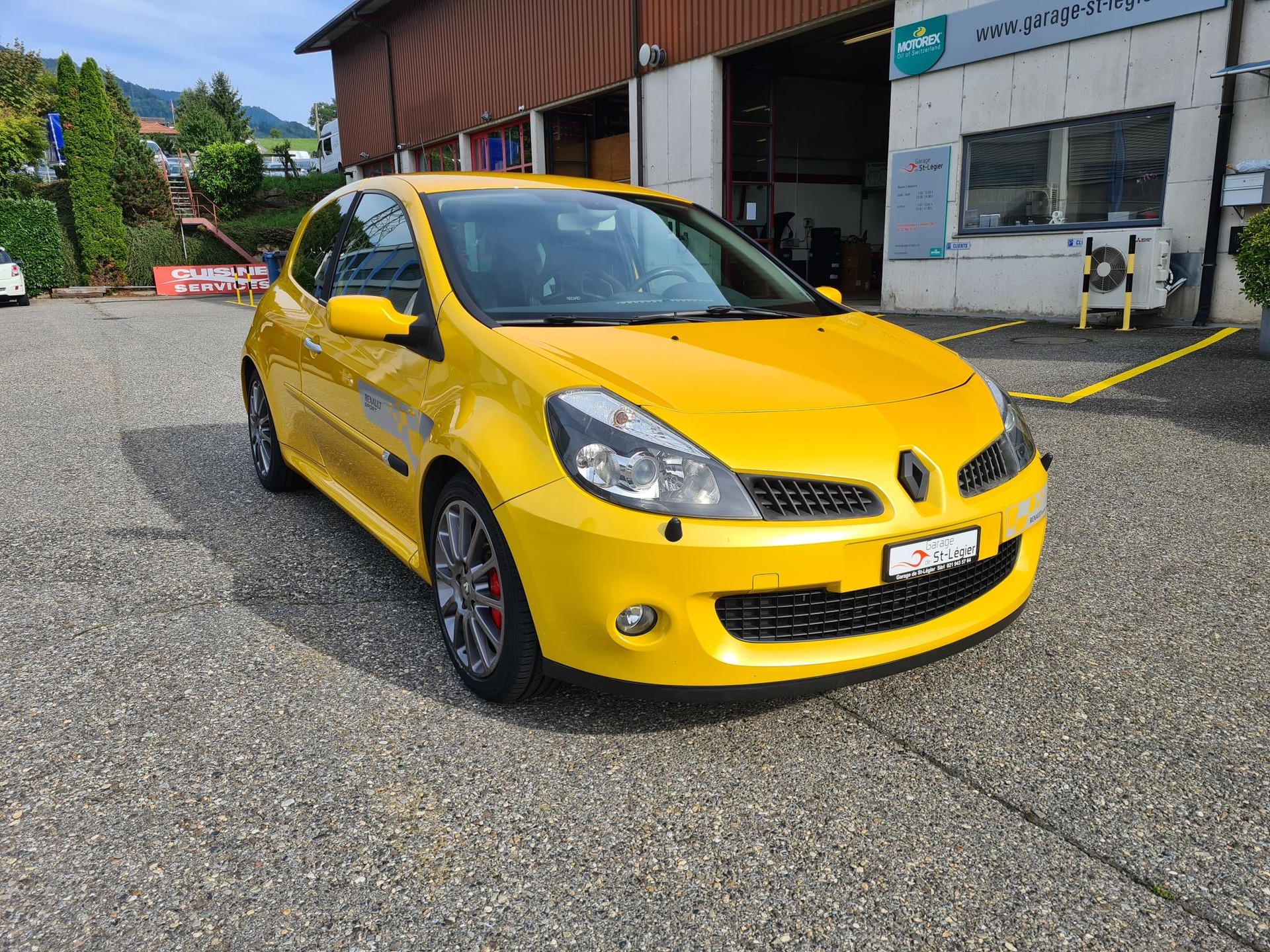 RENAULT Clio 2.0 16V Sport F1 Team
