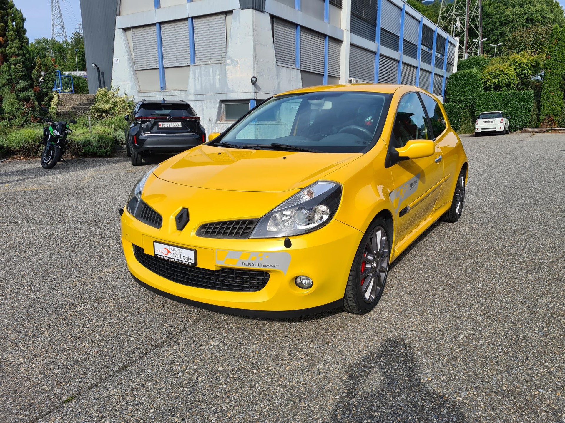 RENAULT Clio 2.0 16V Sport F1 Team-image-1