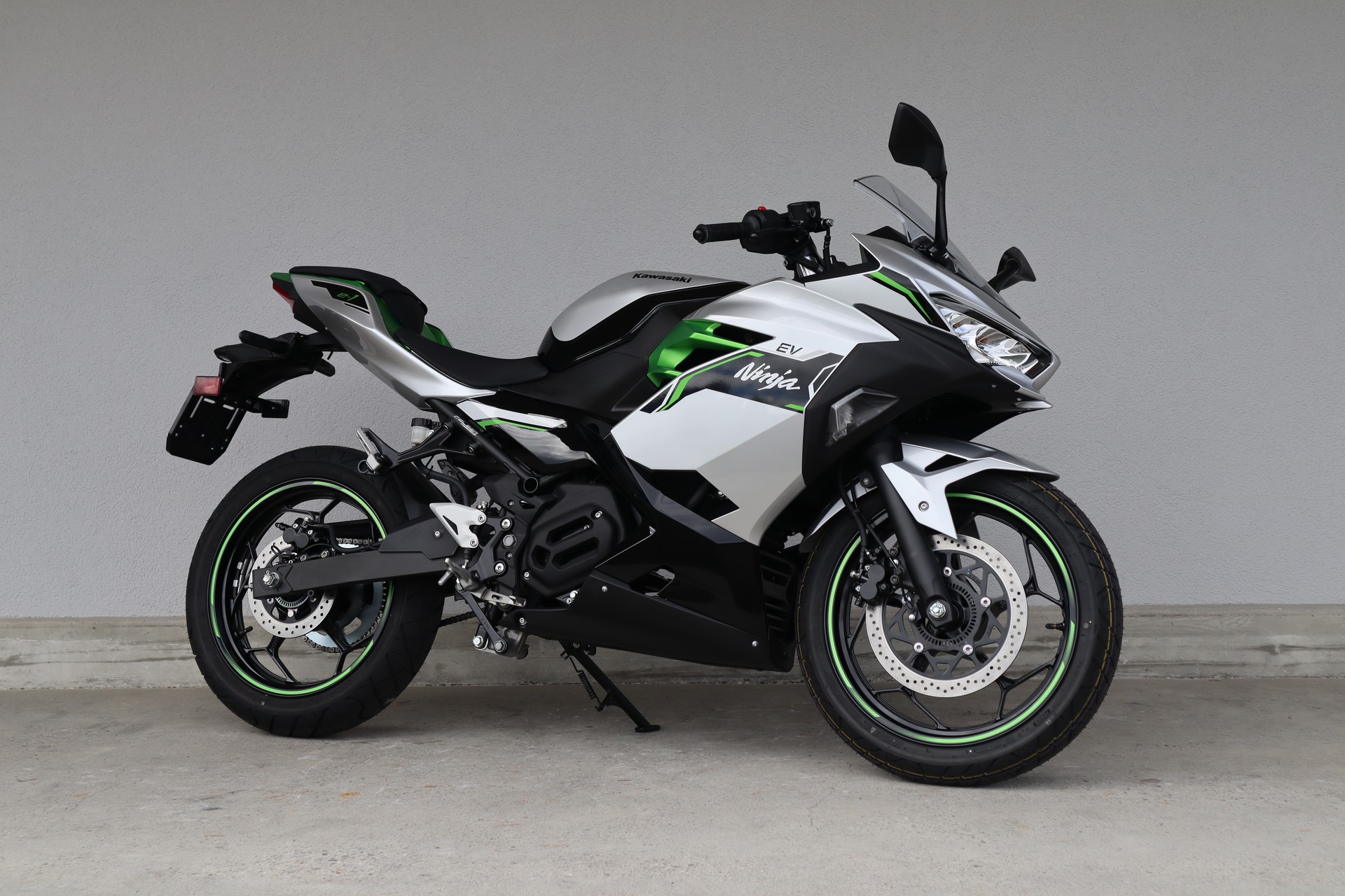 KAWASAKI Ninja e-1-image-1