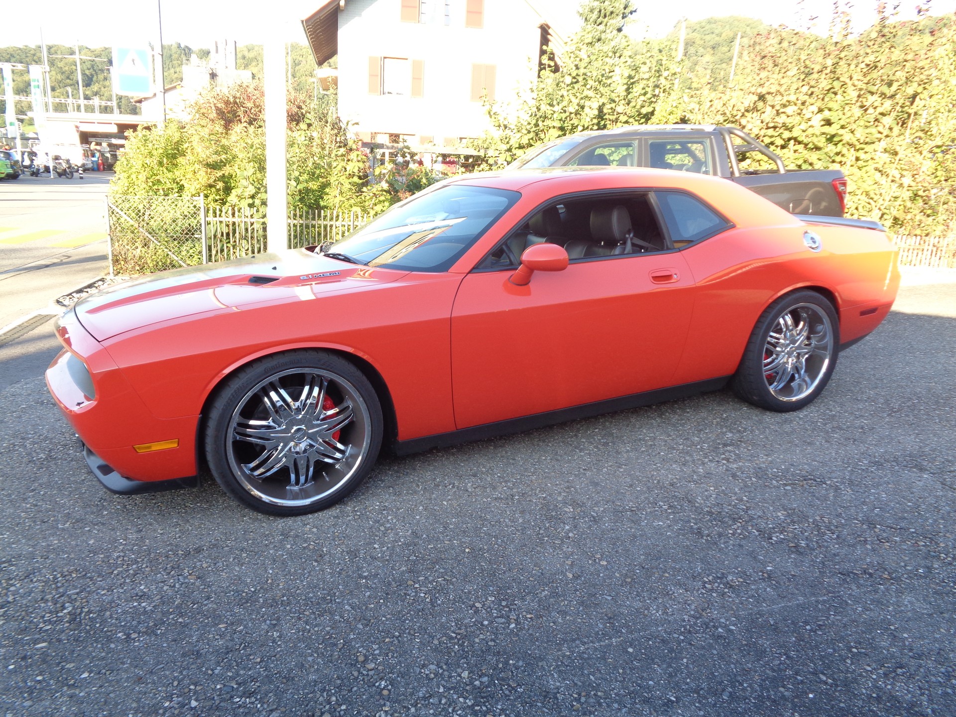 DODGE SRT-showroom-element-2